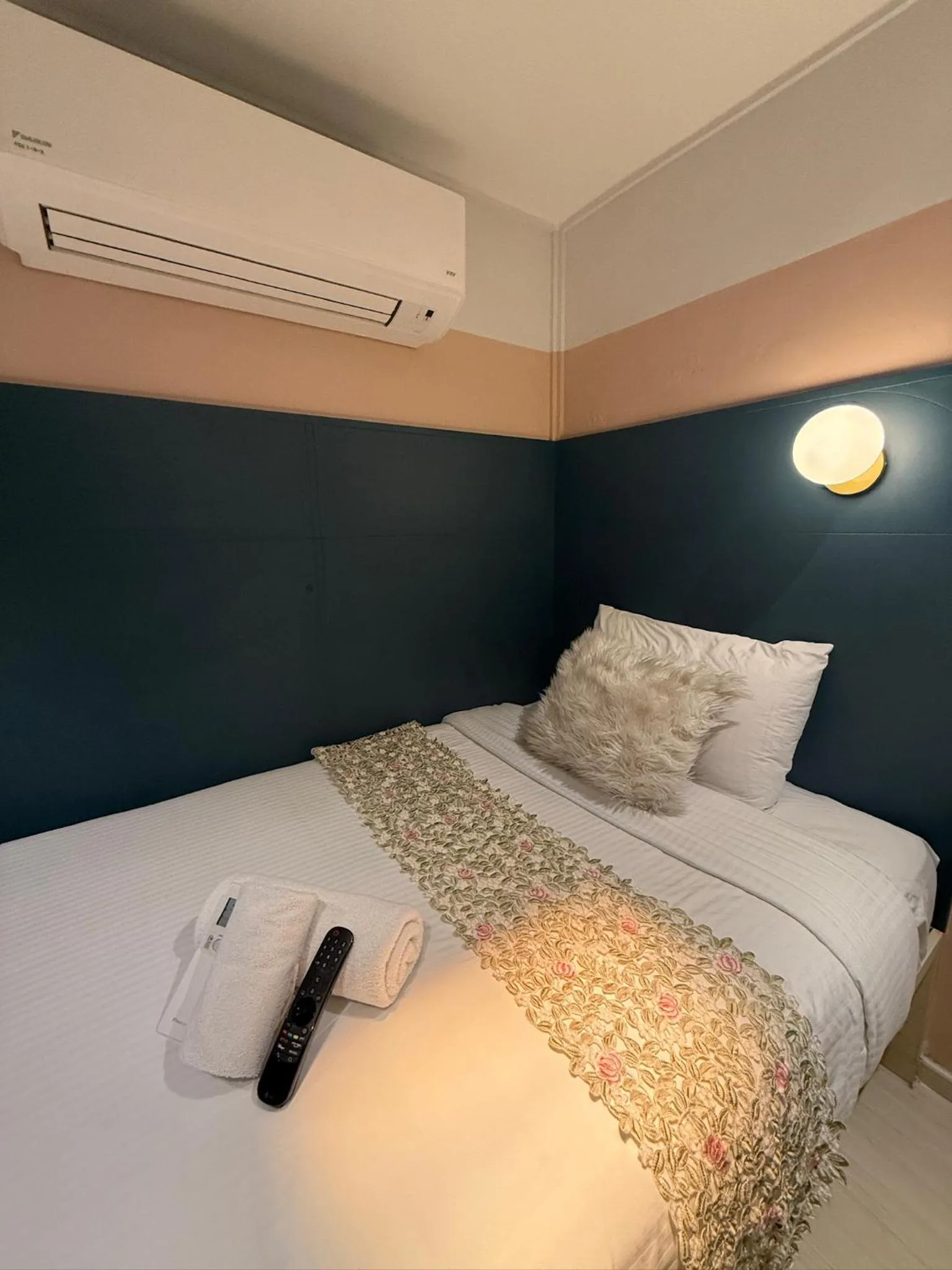 Bed in ISA Hotel Amber Road