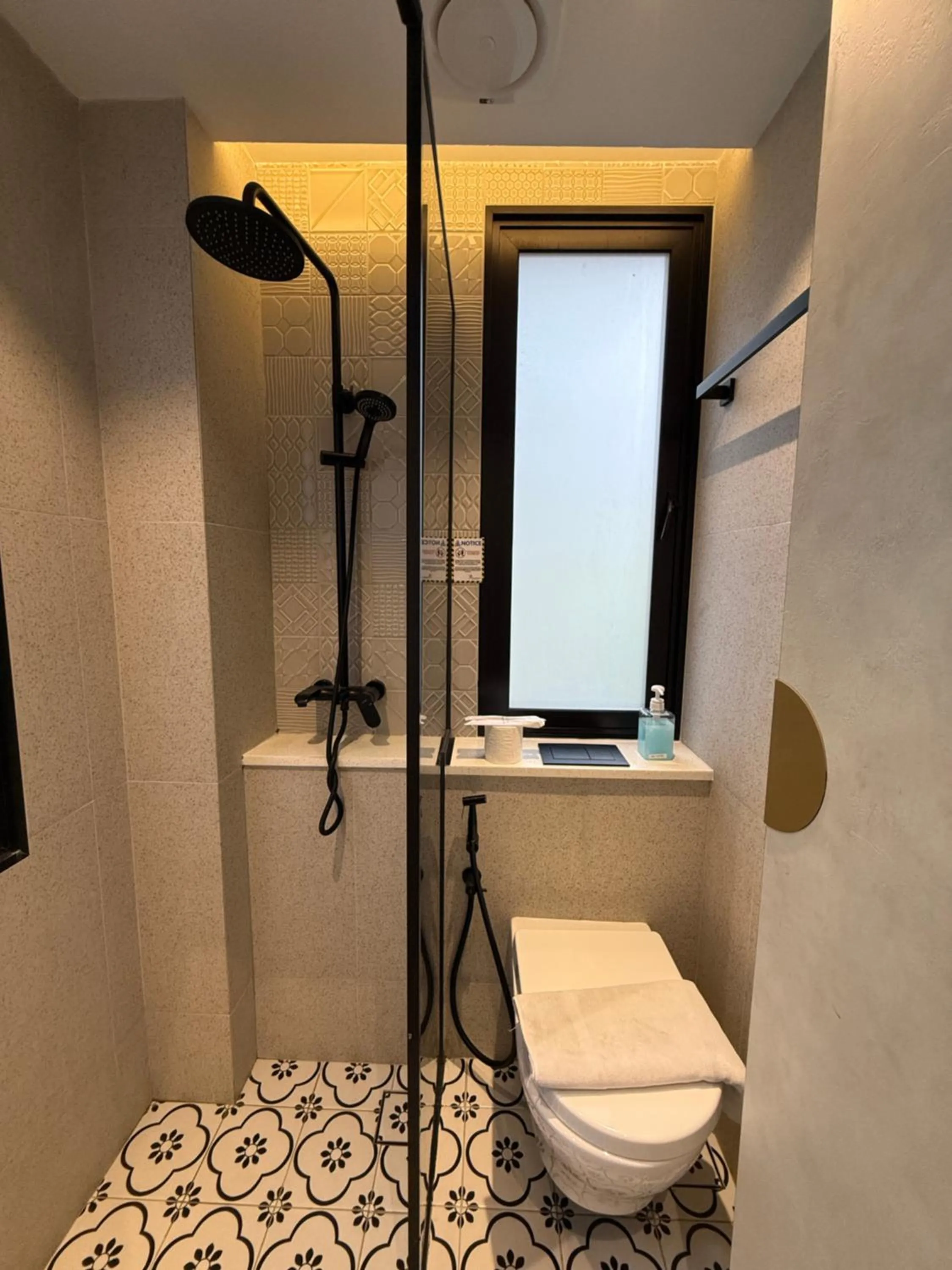 Shower in ISA Hotel Amber Road