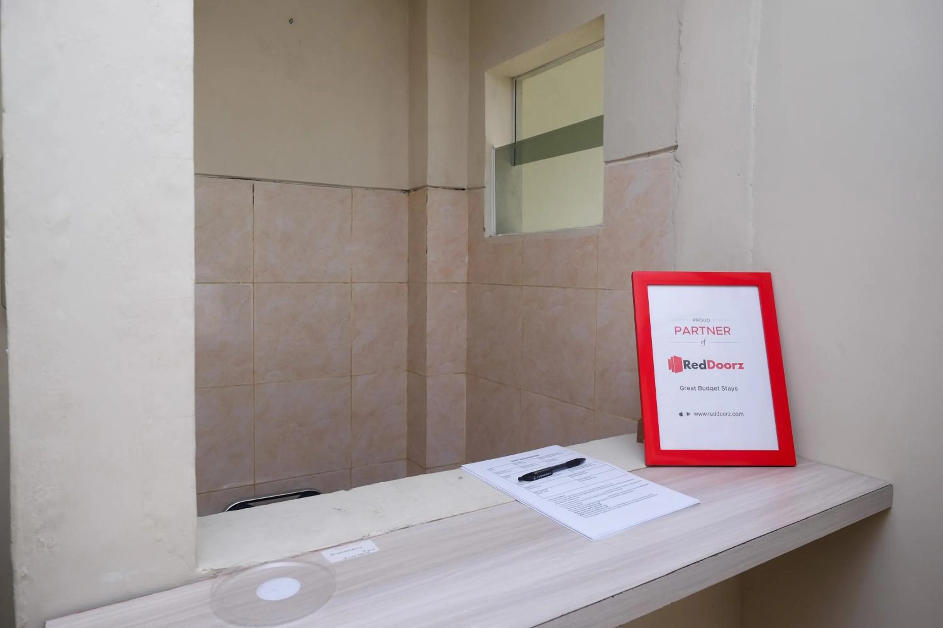 Lobby or reception in RedDoorz Plus near RS JIH Solo