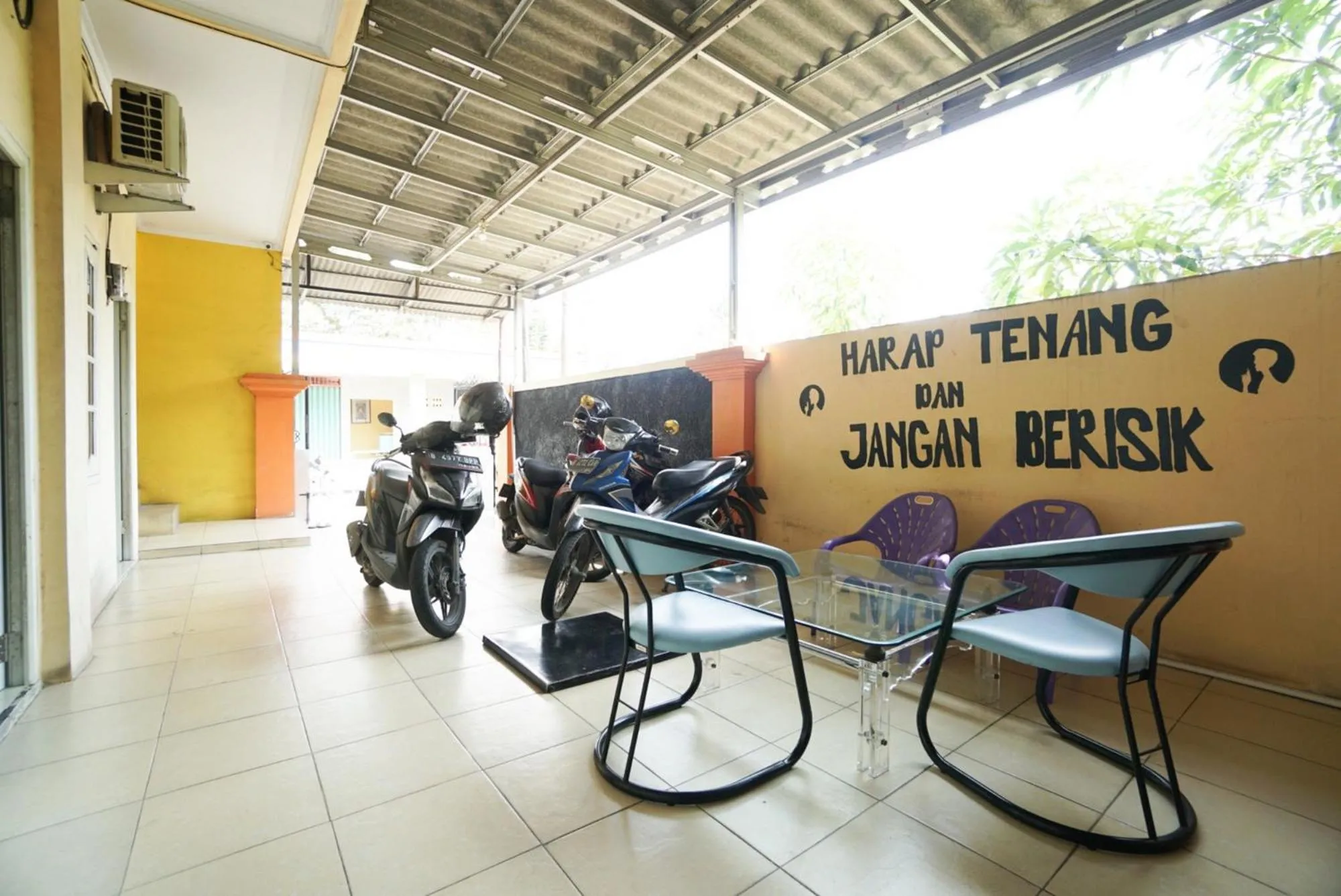 Property building in Mahkota Sivali near Soekarno Hatta Airport Mitra RedDoorz