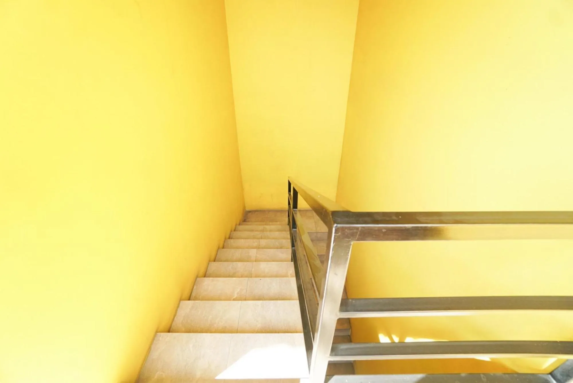 Property building in Mahkota Sivali near Soekarno Hatta Airport Mitra RedDoorz