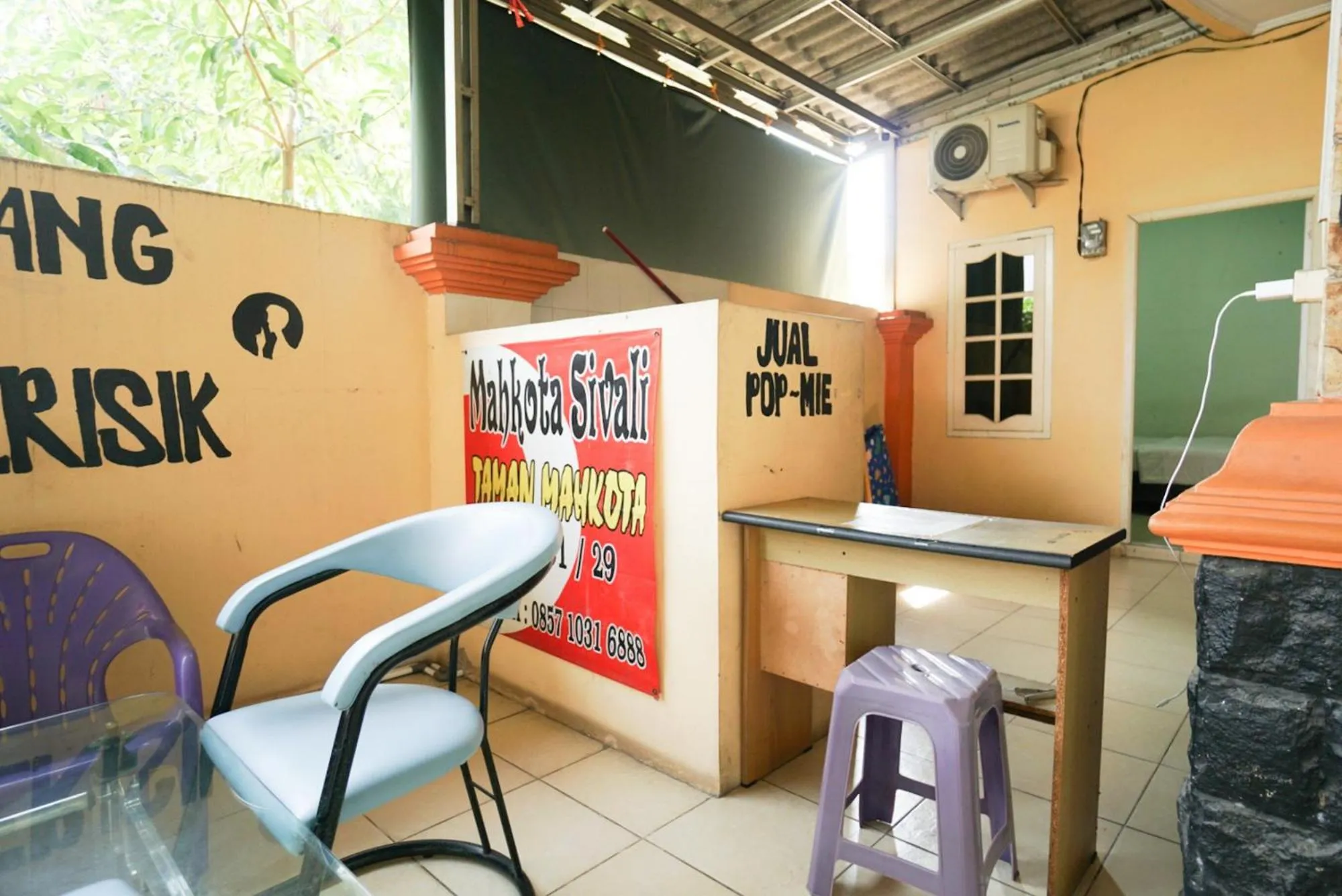 Property building in Mahkota Sivali near Soekarno Hatta Airport Mitra RedDoorz