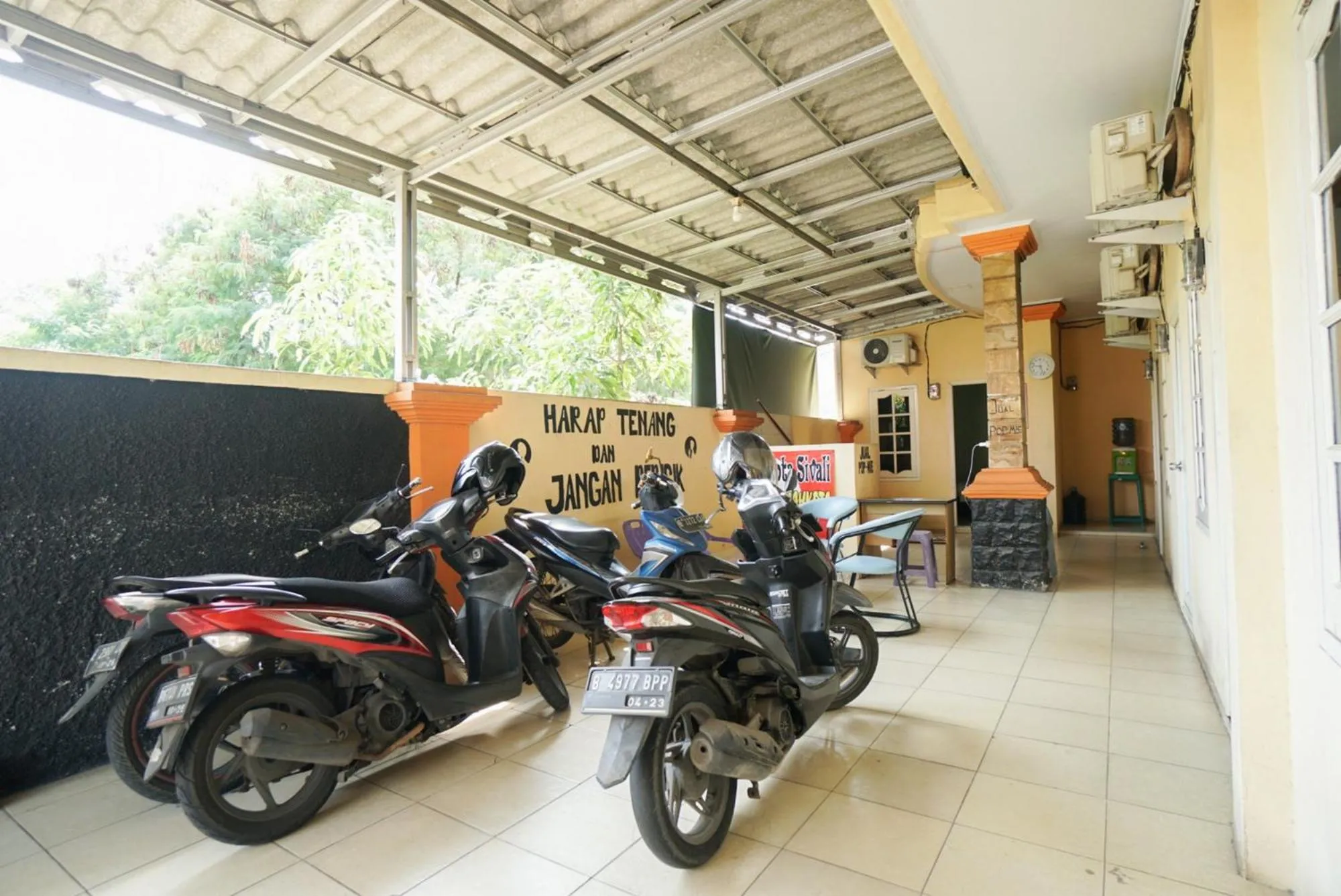 Property building in Mahkota Sivali near Soekarno Hatta Airport Mitra RedDoorz