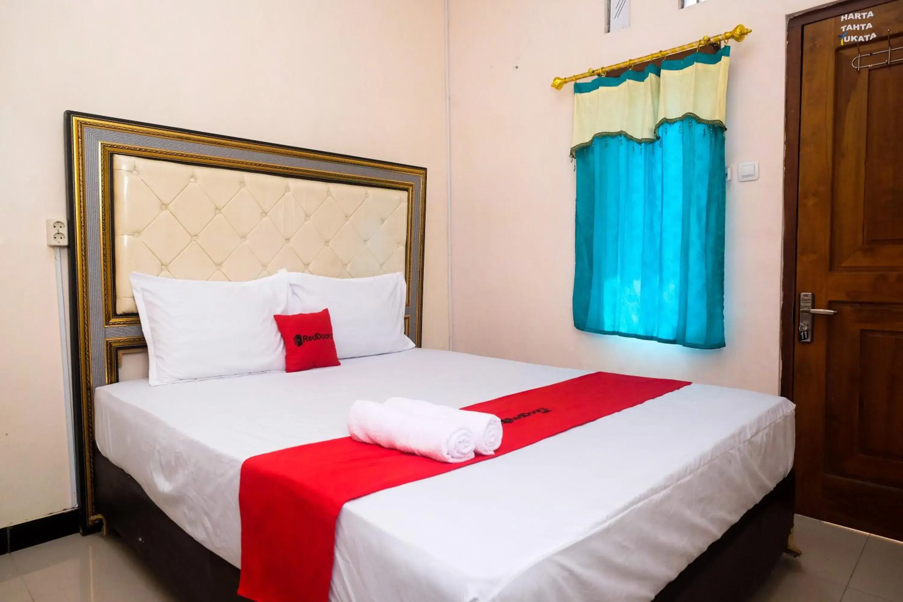 Bedroom, Bed in RedDoorz Syariah near Exit Toll Palur Bedroom, Bed in RedDoorz Syariah near Exit Toll Palur