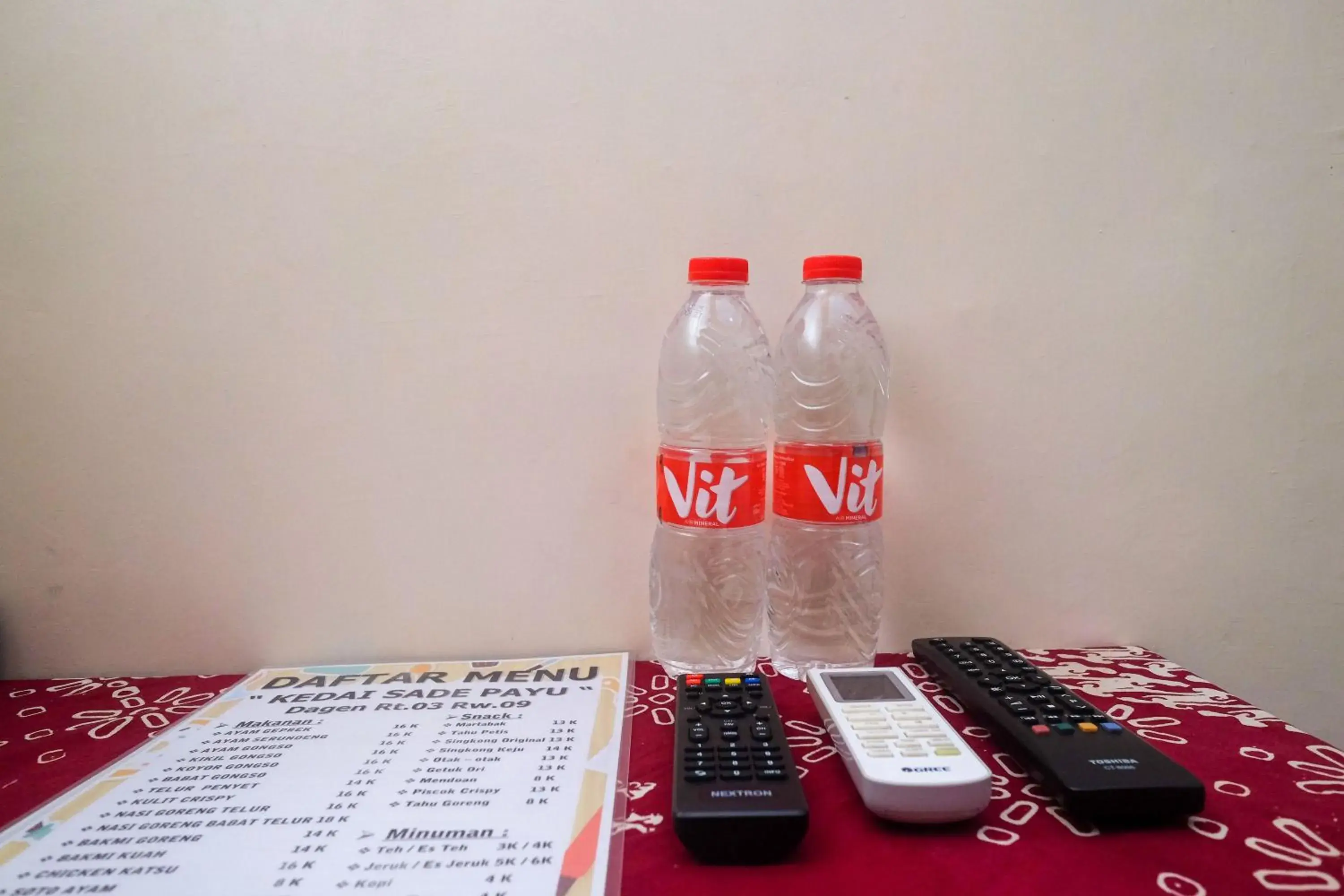 Bedroom in RedDoorz Syariah near Exit Toll Palur Bedroom in RedDoorz Syariah near Exit Toll Palur