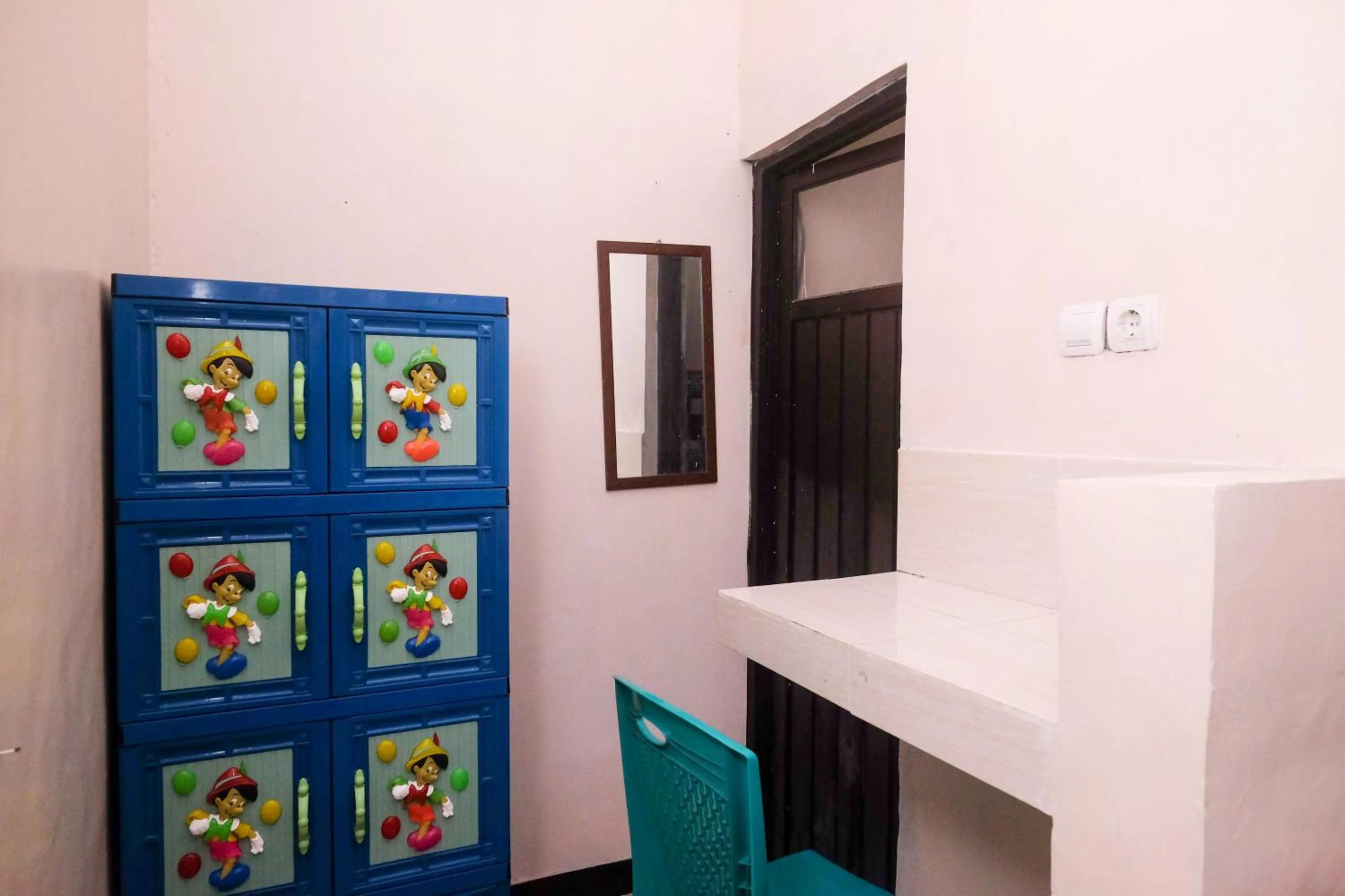 Area and facilities in RedDoorz Syariah near Exit Toll Palur