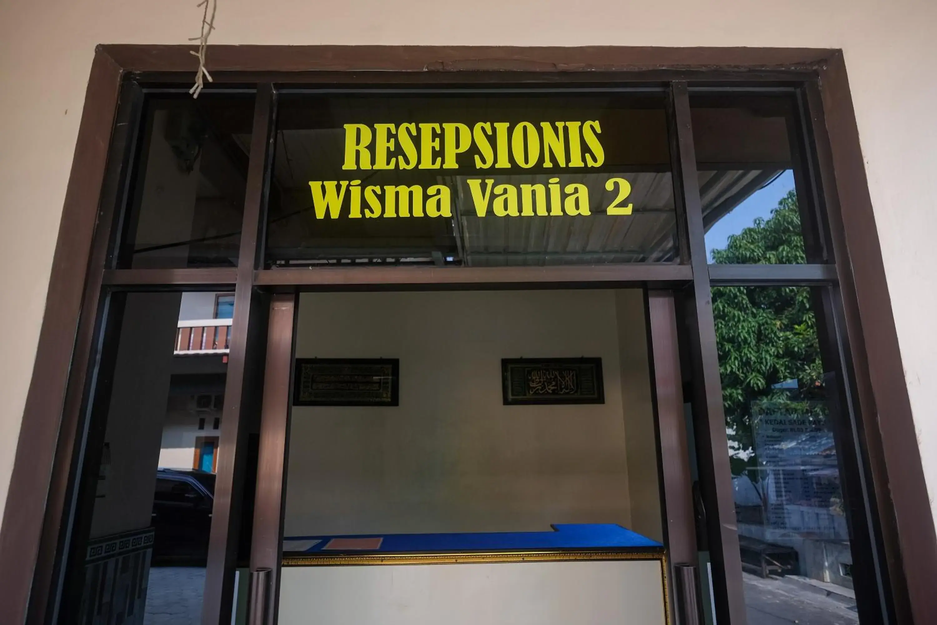 Lobby or reception in RedDoorz Syariah near Exit Toll Palur Lobby or reception in RedDoorz Syariah near Exit Toll Palur