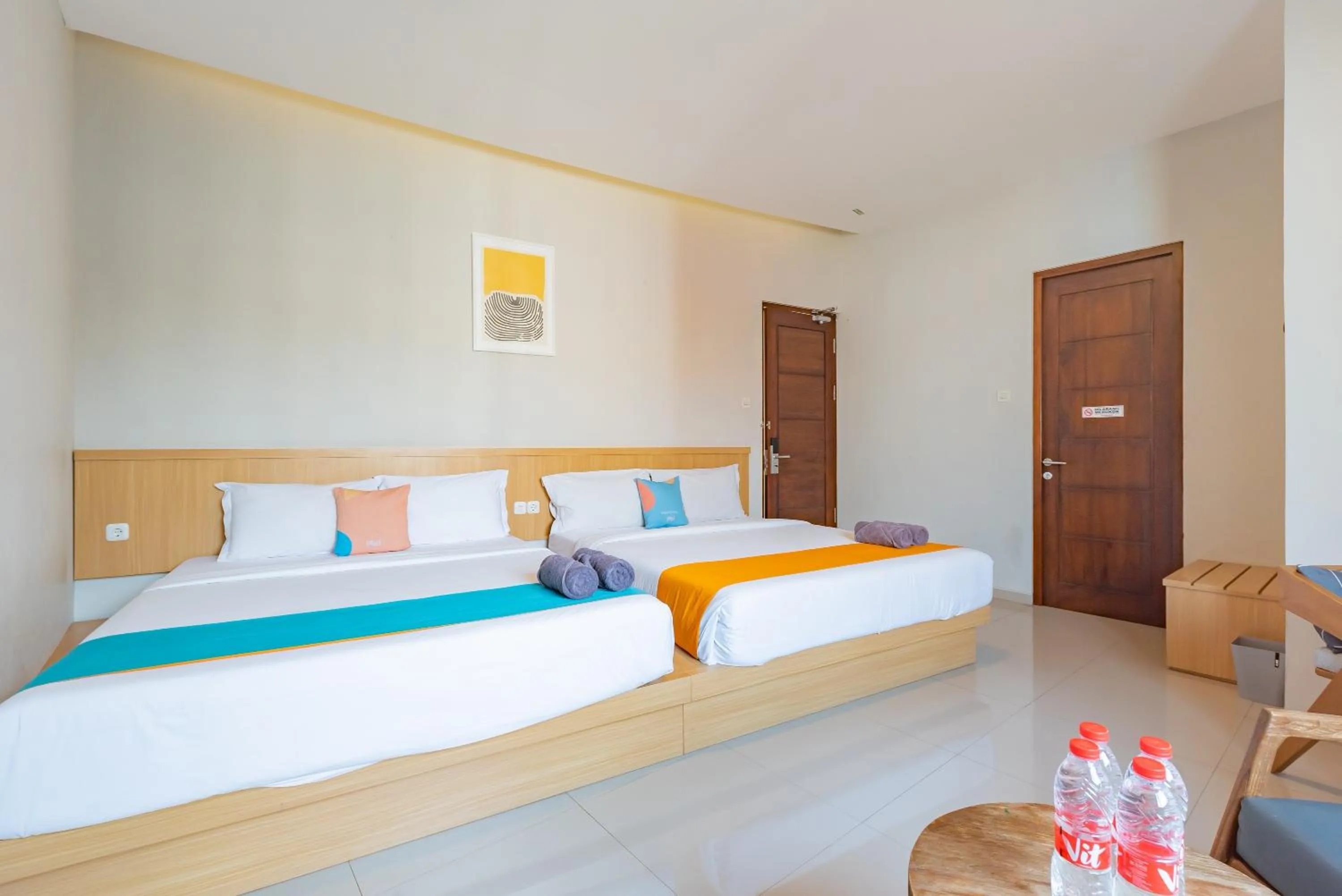 Bedroom, Bed in Sans Hotel Bobosini Malang by RedDoorz