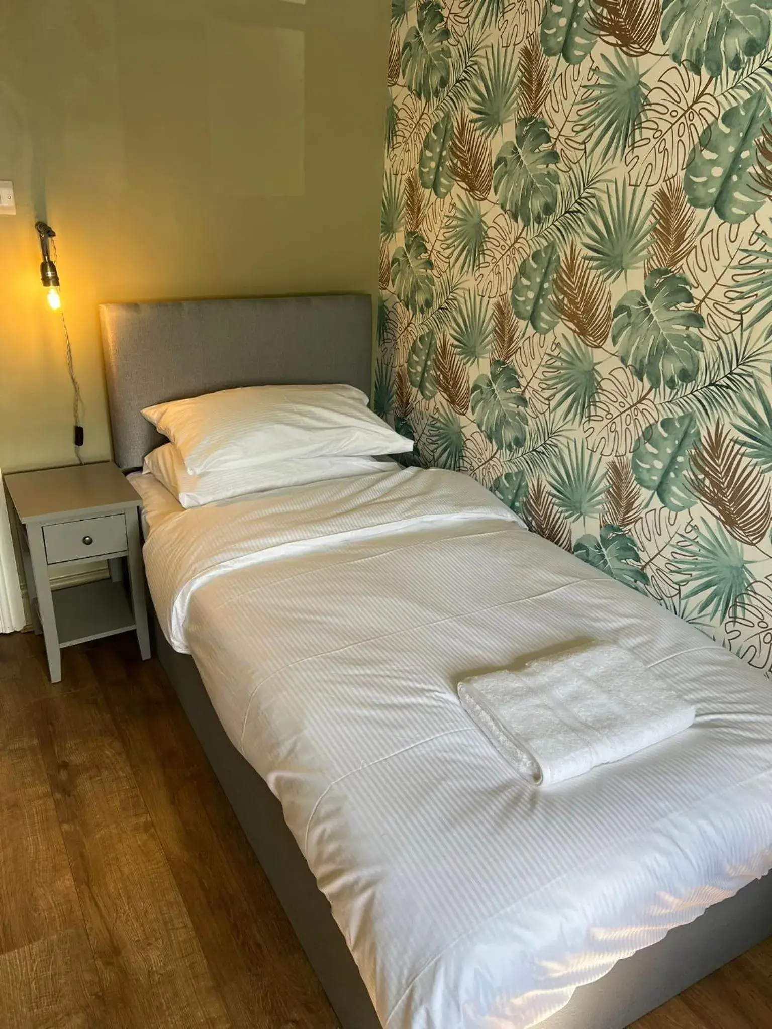 Single Room - single occupancy in The Ring O'Bells Single Room - single occupancy in The Ring O'Bells