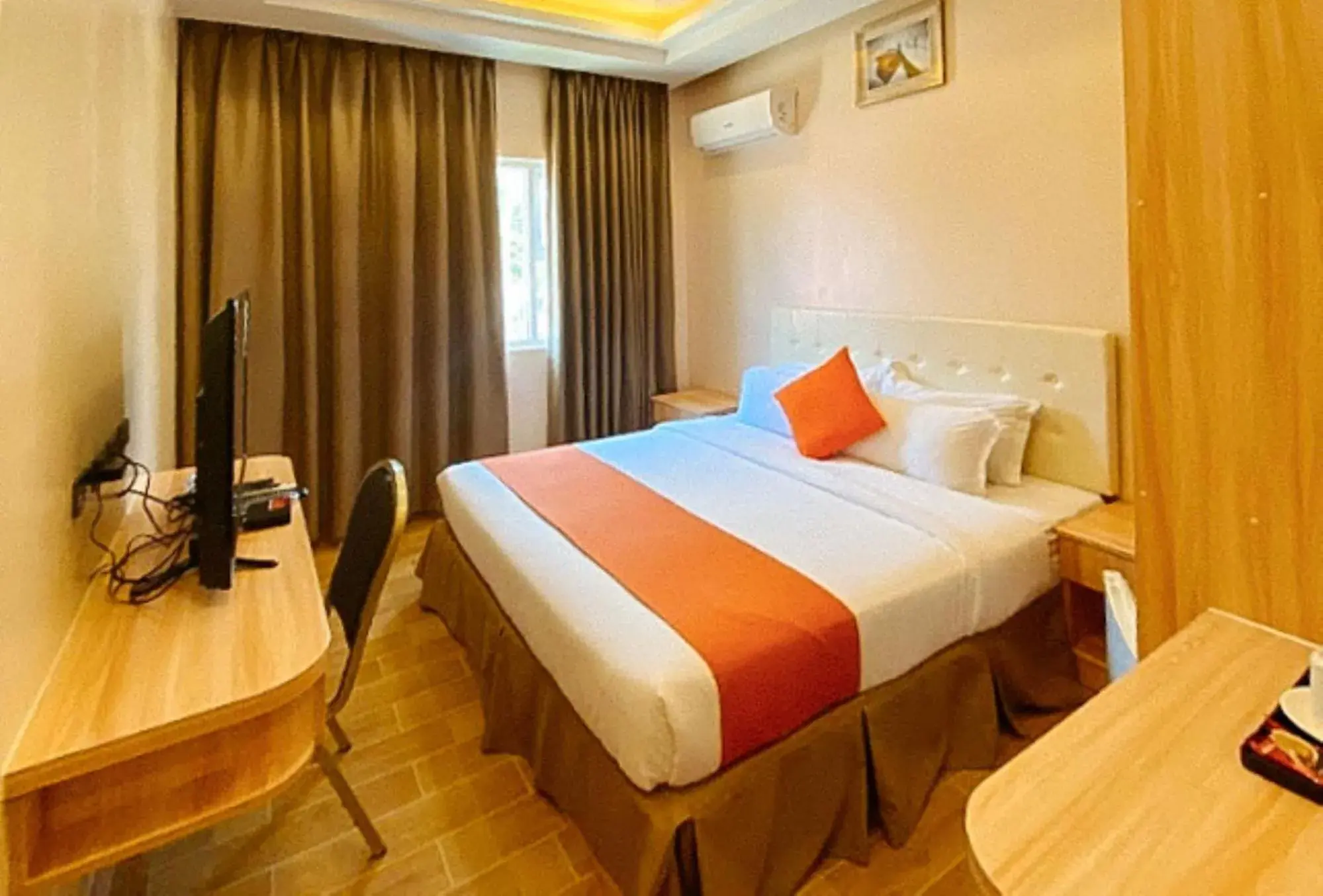 Standard Double Room in RedDoorz Premium at Ocean Heaven Resort Cebu Standard Double Room in RedDoorz Premium at Ocean Heaven Resort Cebu