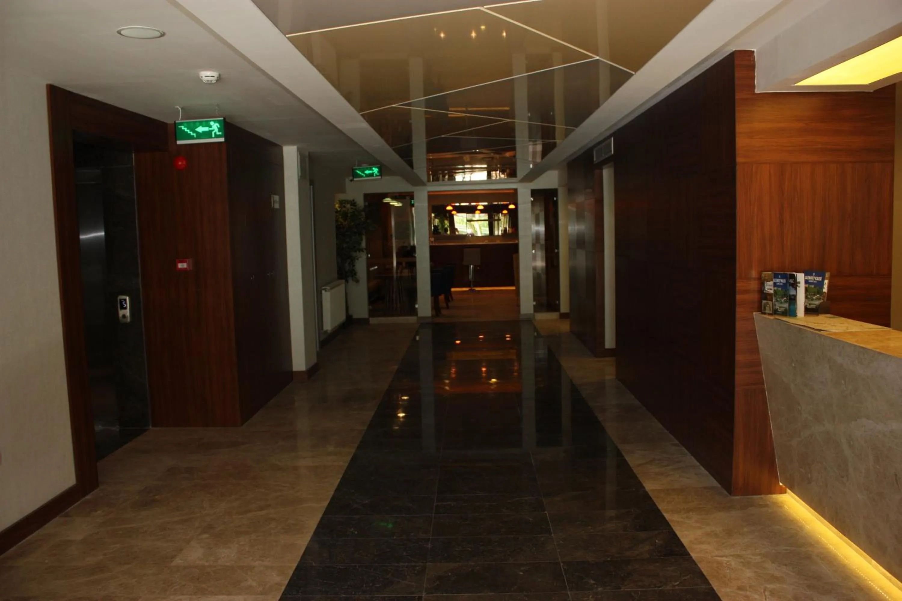 Lobby or reception in Norton Hotel