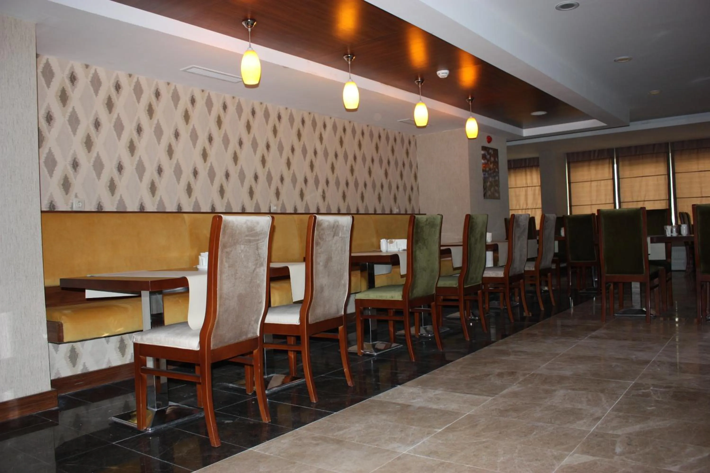 Dining area in Norton Hotel