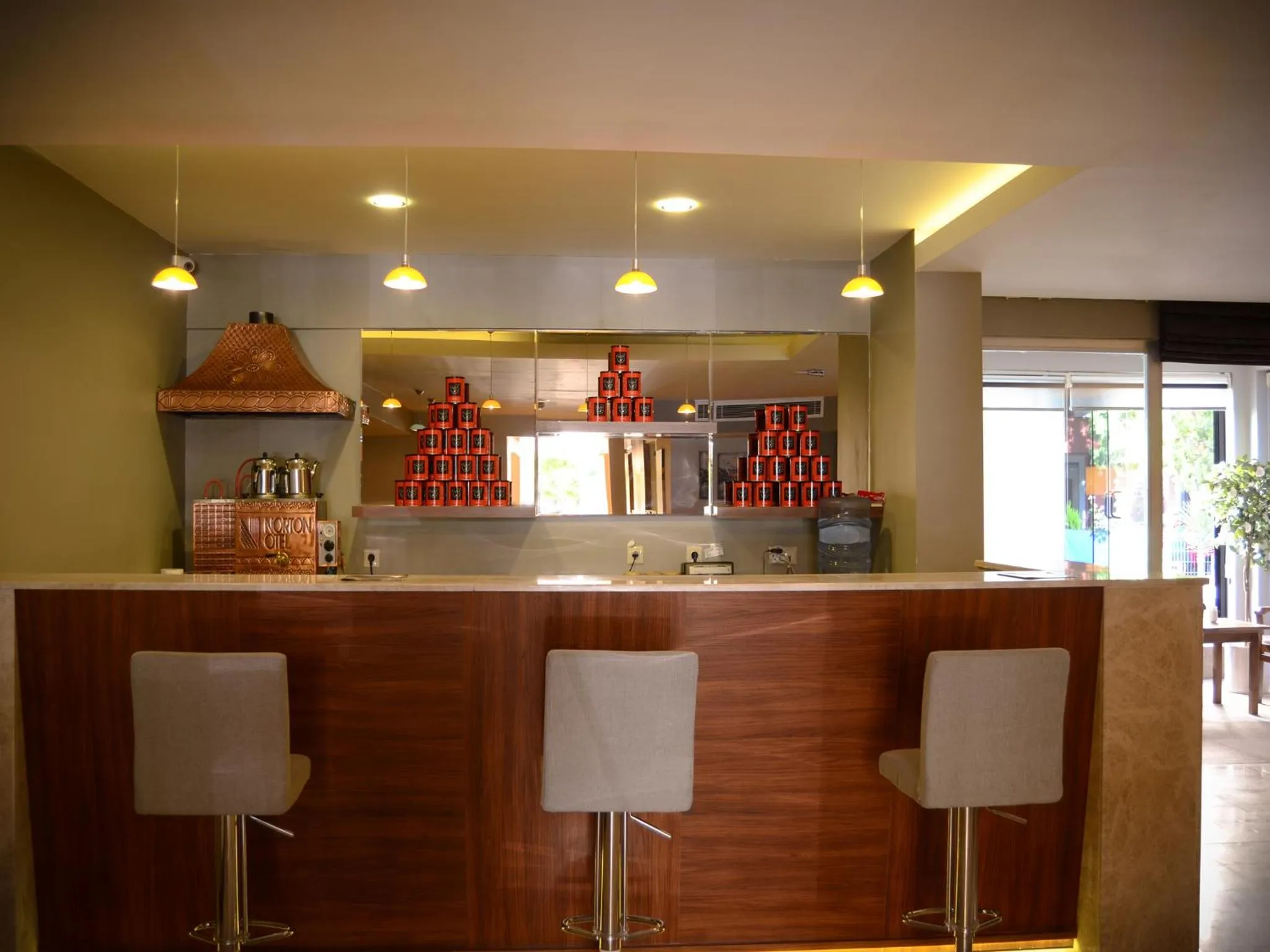 Drinks in Norton Hotel