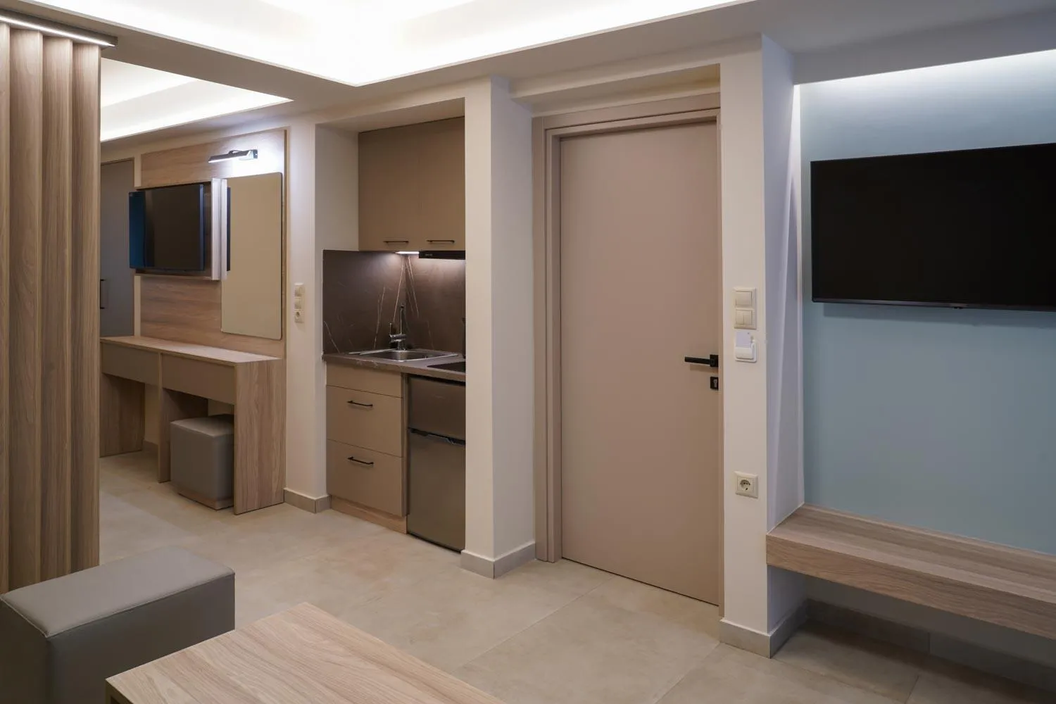 TV and multimedia in Nepheli Apartments and Studios