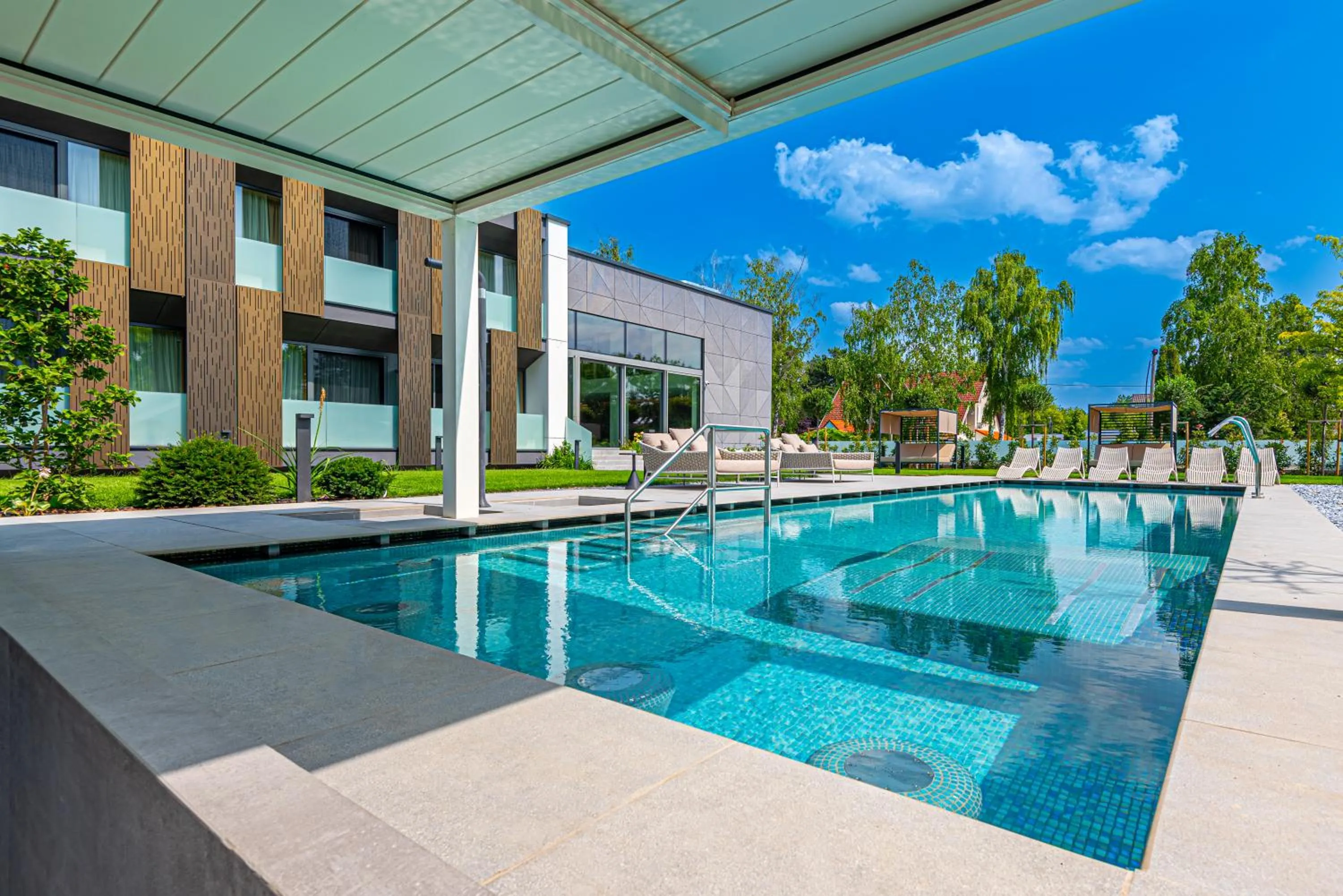 Swimming pool in REED Boutique HOTEL & BISTRO