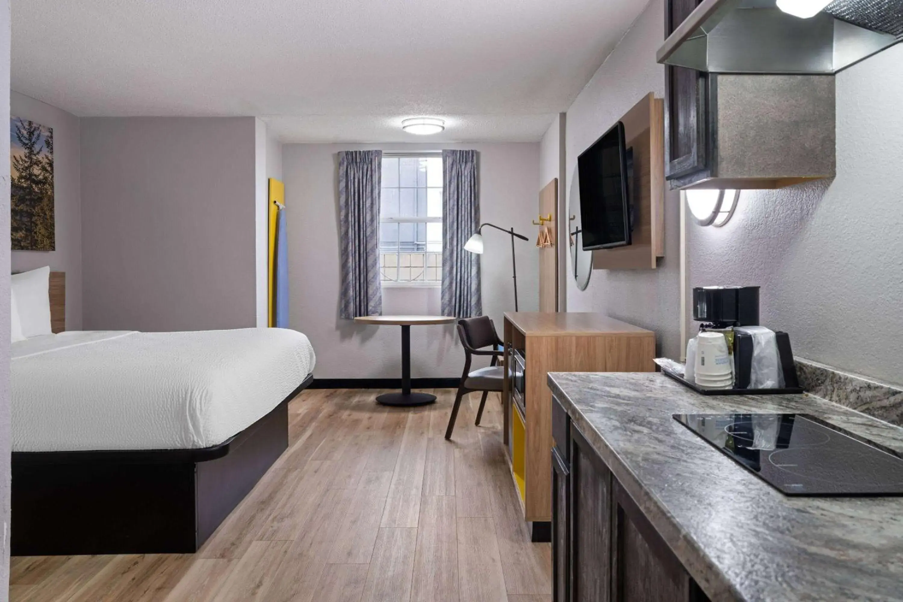 Photo of the whole room, Bed in Days Inn by Wyndham Salisbury, NC Photo of the whole room, Bed in Days Inn by Wyndham Salisbury, NC