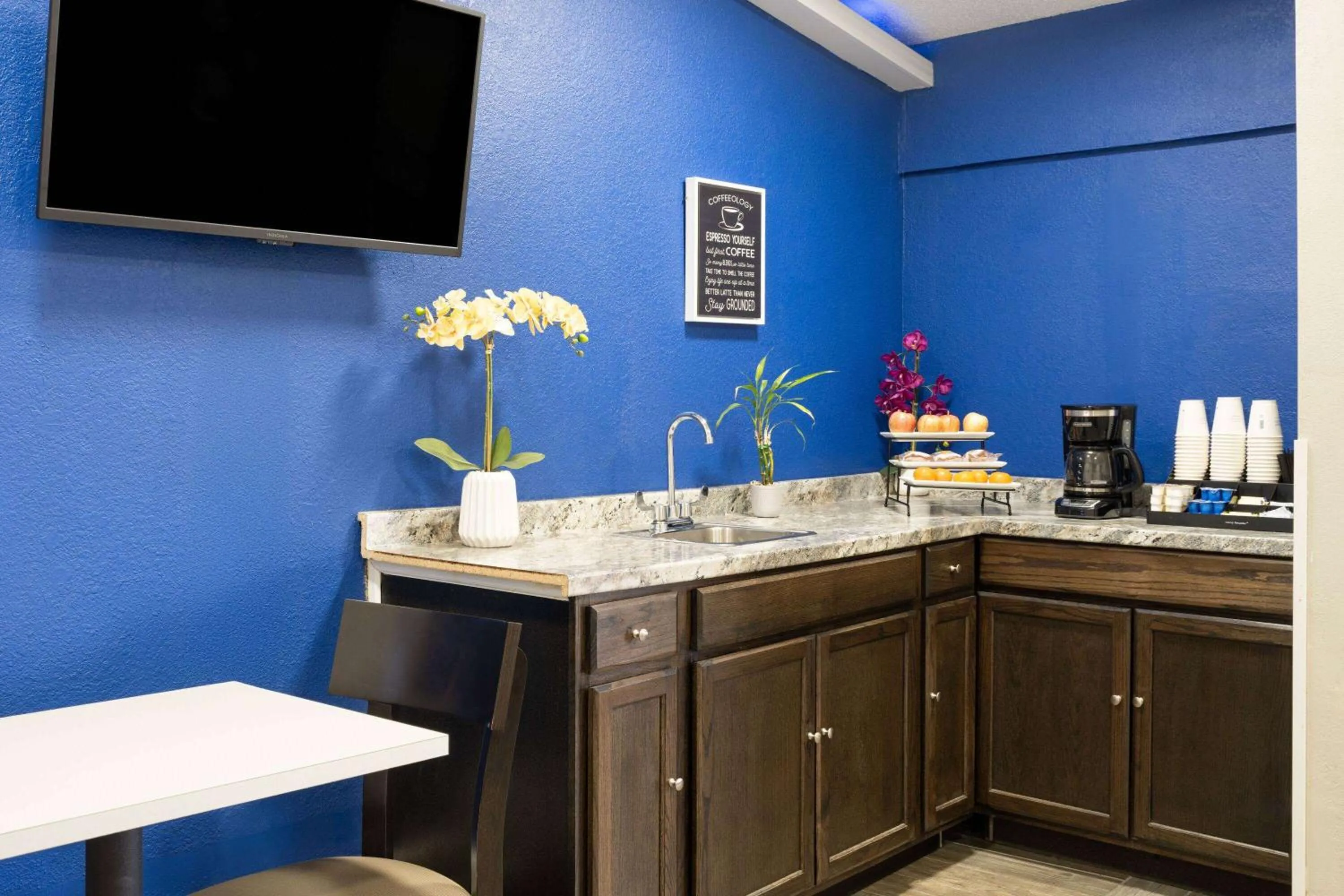 Lobby or reception in Days Inn by Wyndham Salisbury, NC