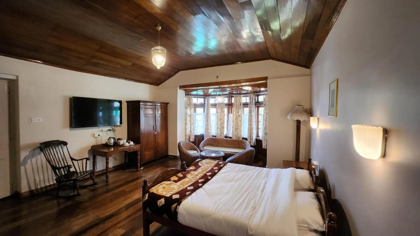 Bed in Ivanhoe Hotel (A Heritage Property)