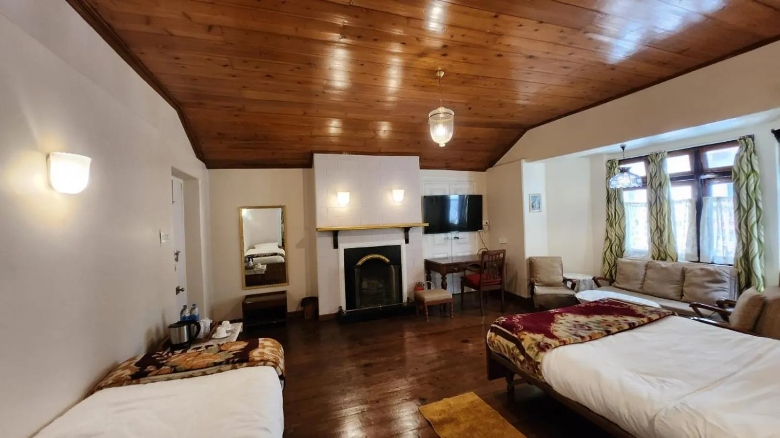 Bed in Ivanhoe Hotel (A Heritage Property)