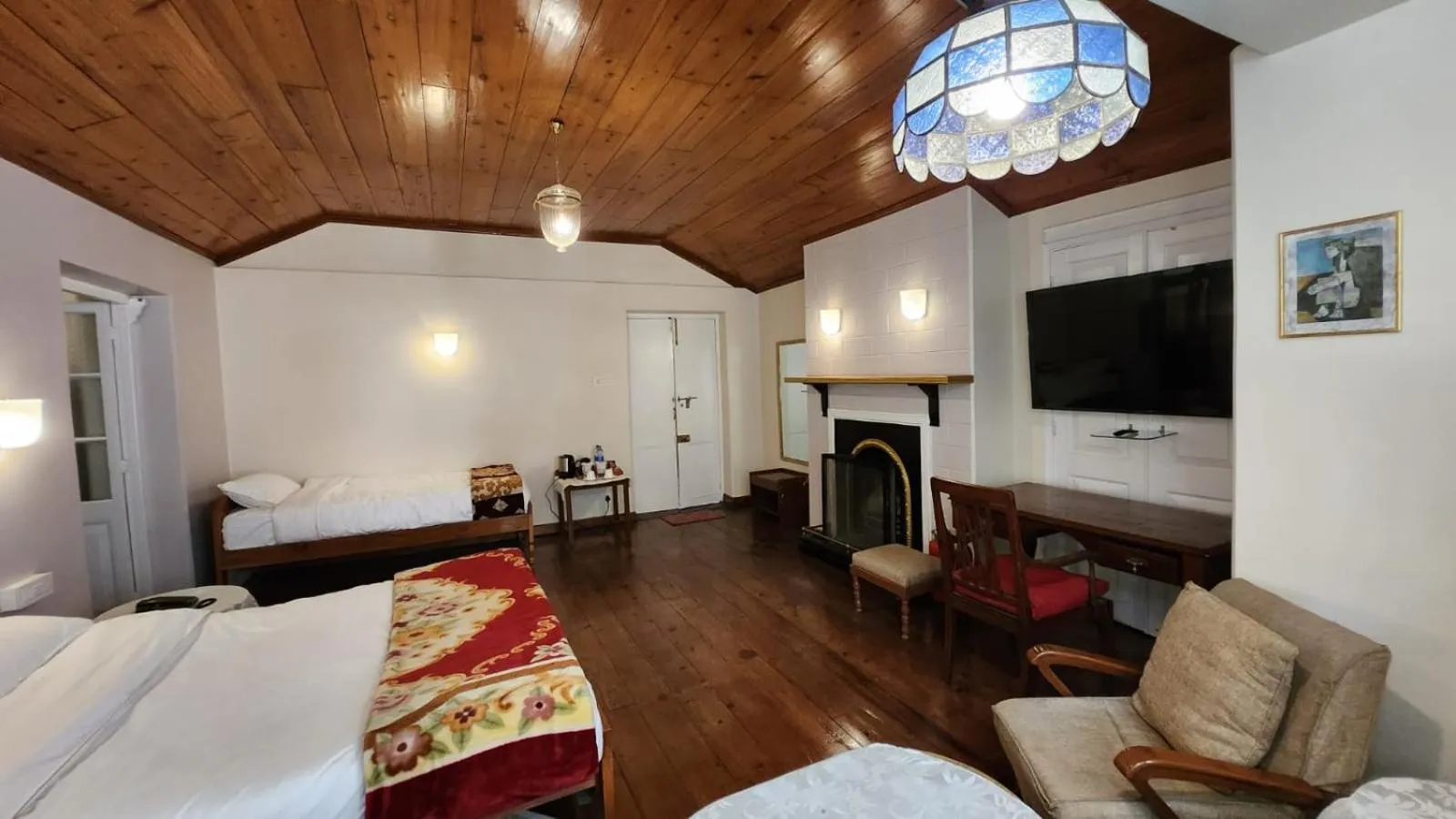 Bed in Ivanhoe Hotel (A Heritage Property)