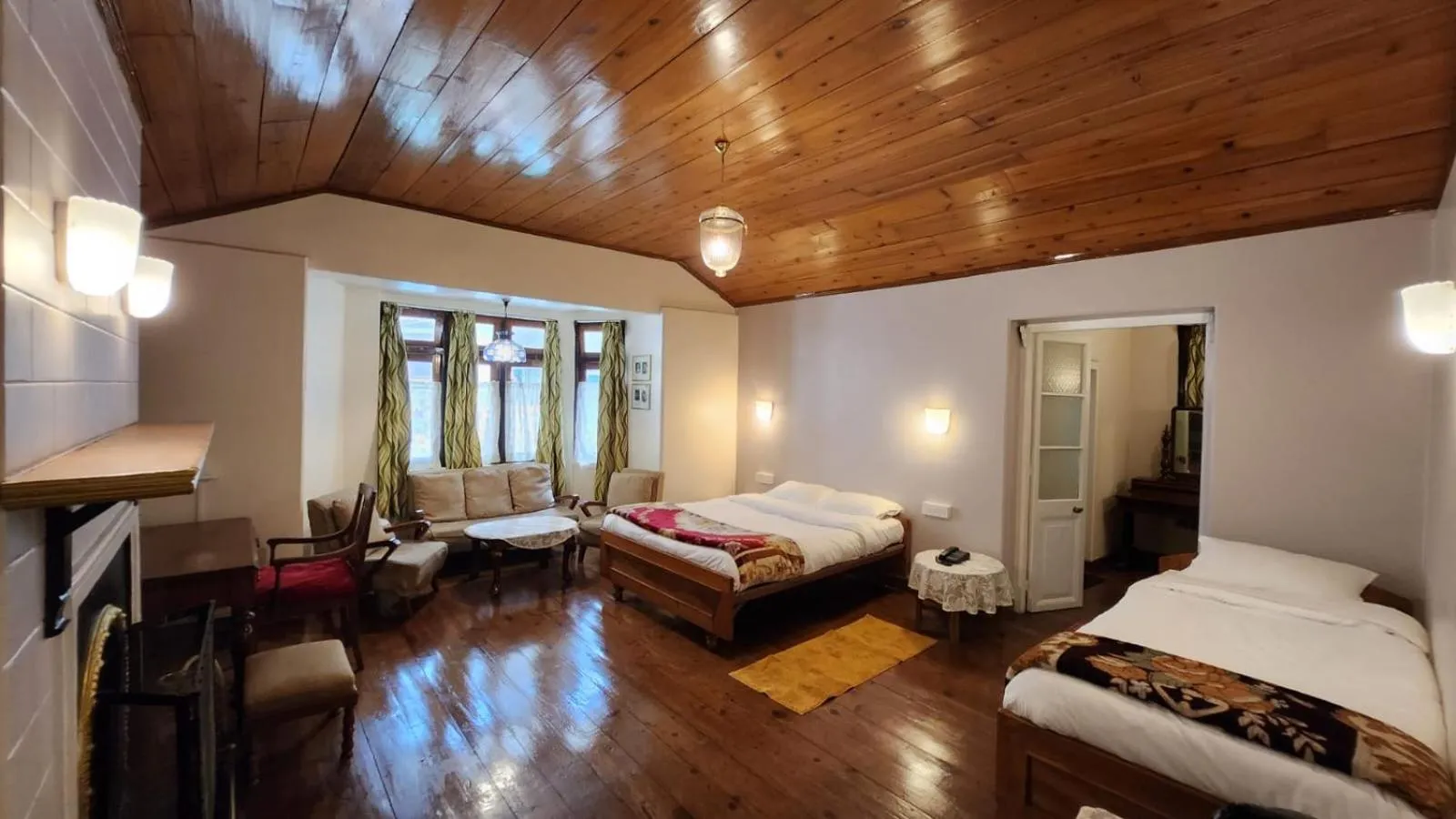 Bed in Ivanhoe Hotel (A Heritage Property)