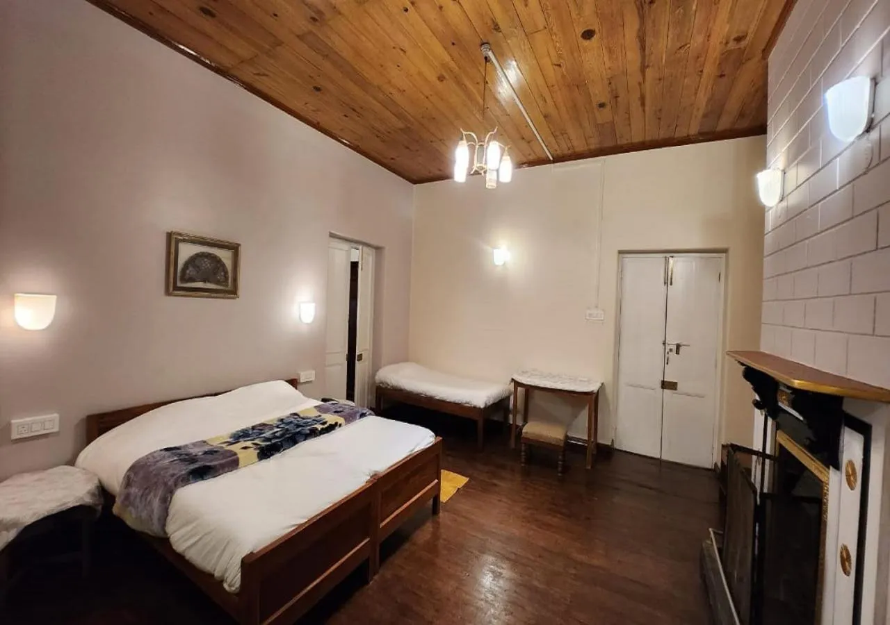 Bed in Ivanhoe Hotel (A Heritage Property)