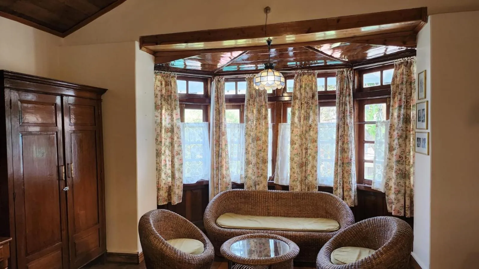 Seating area in Ivanhoe Hotel (A Heritage Property)