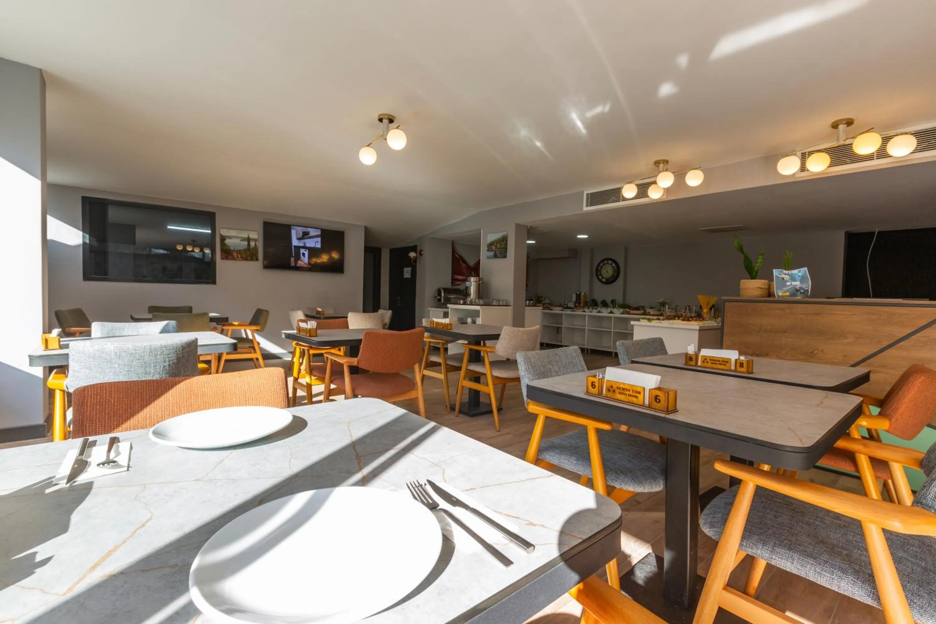 Restaurant/places to eat in North Star Hotel