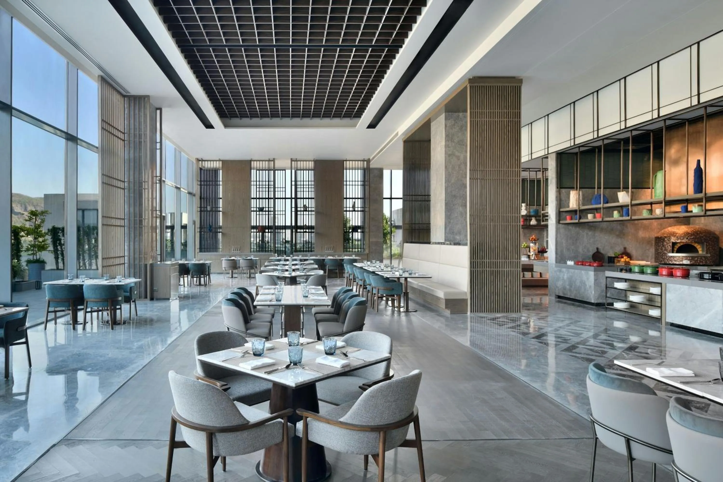 Restaurant/places to eat in Le Méridien Navi Mumbai