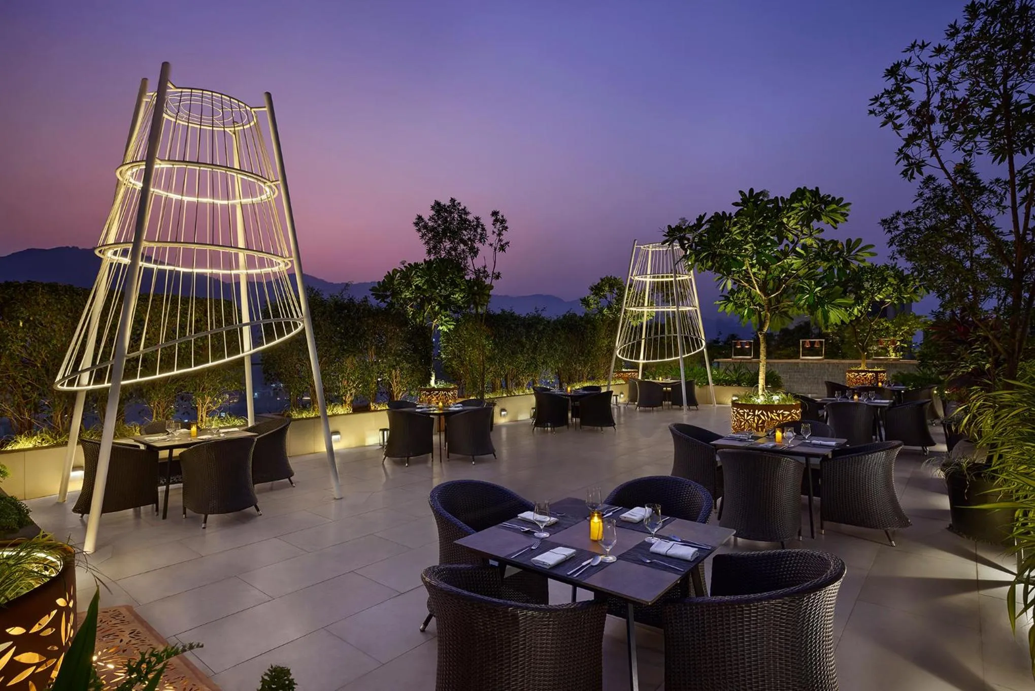 Restaurant/places to eat in Marriott Executive Apartments Navi Mumbai