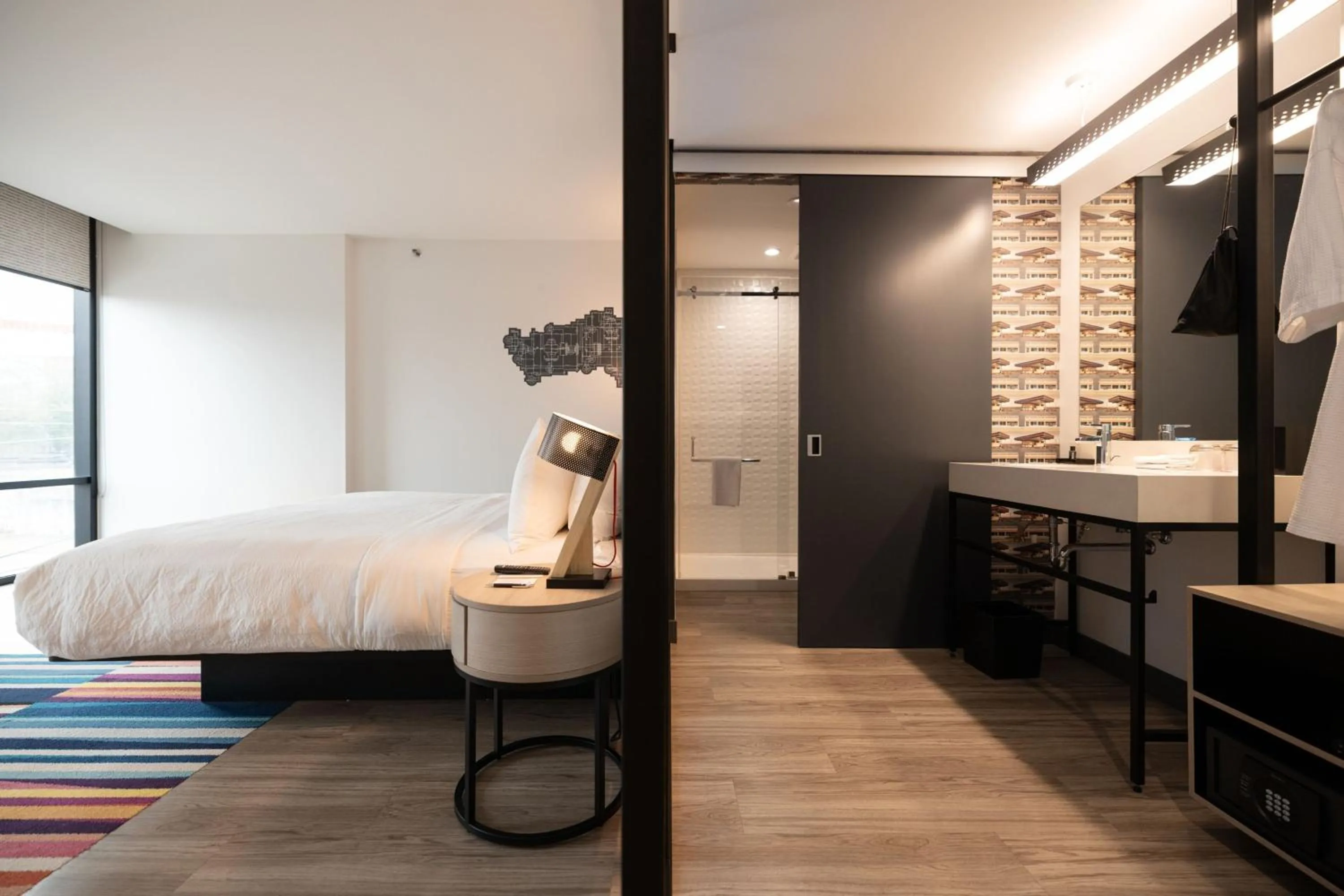 Photo of the whole room, Bed in Aloft San Pedro Sula