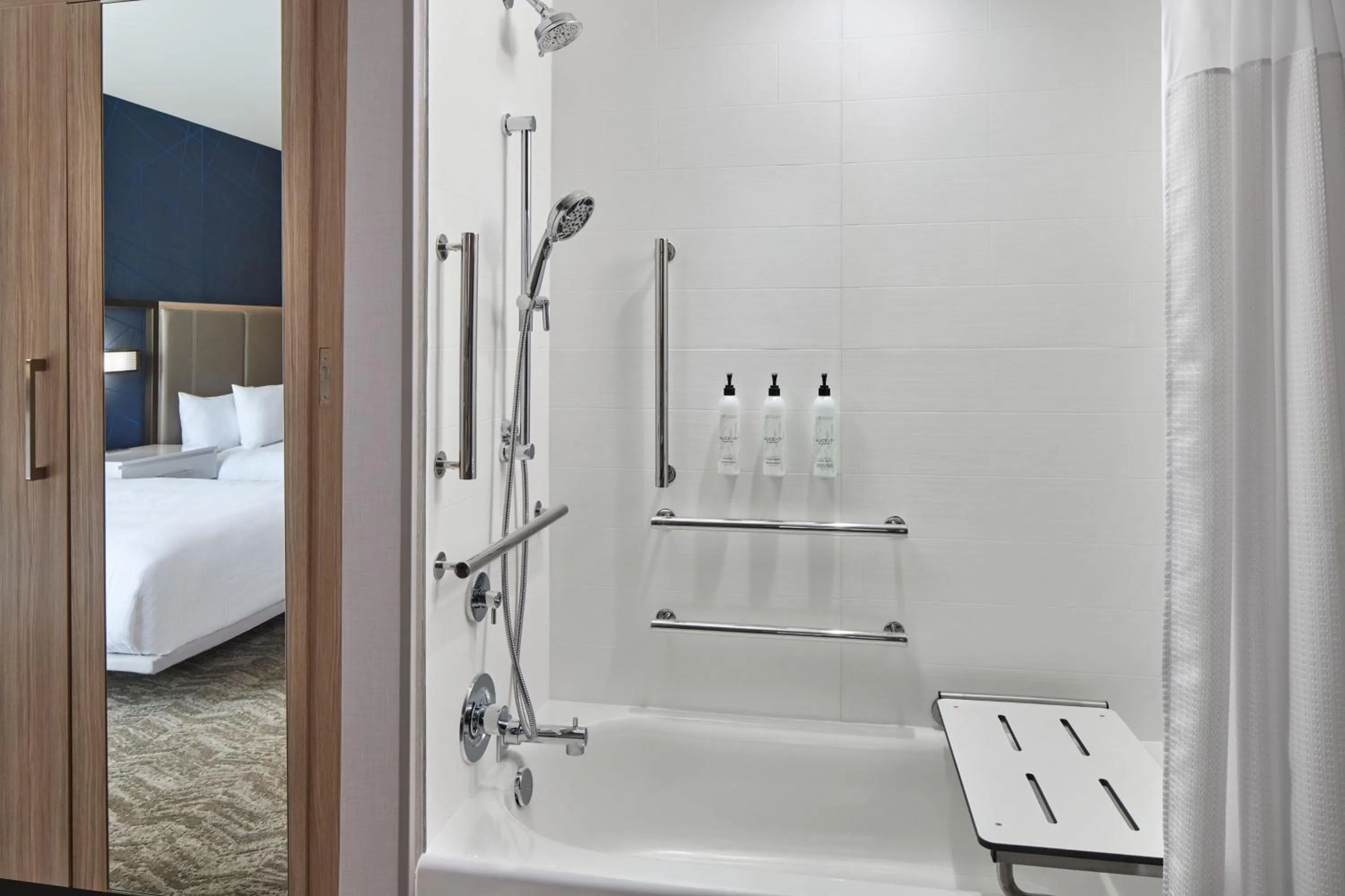 Bathroom in SpringHill Suites by Marriott Frederica