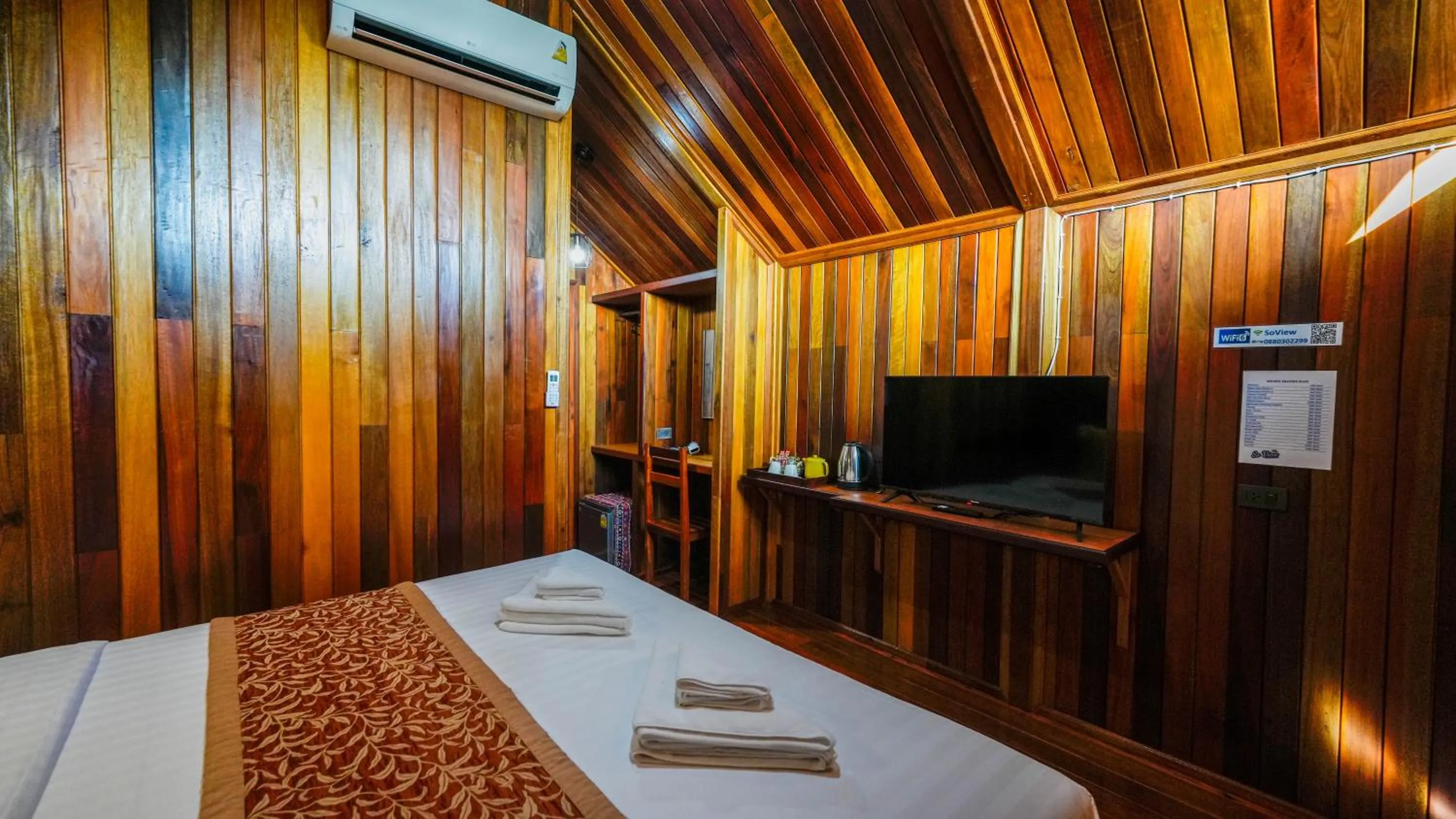 TV and multimedia, Bed in So View Phuket Resort