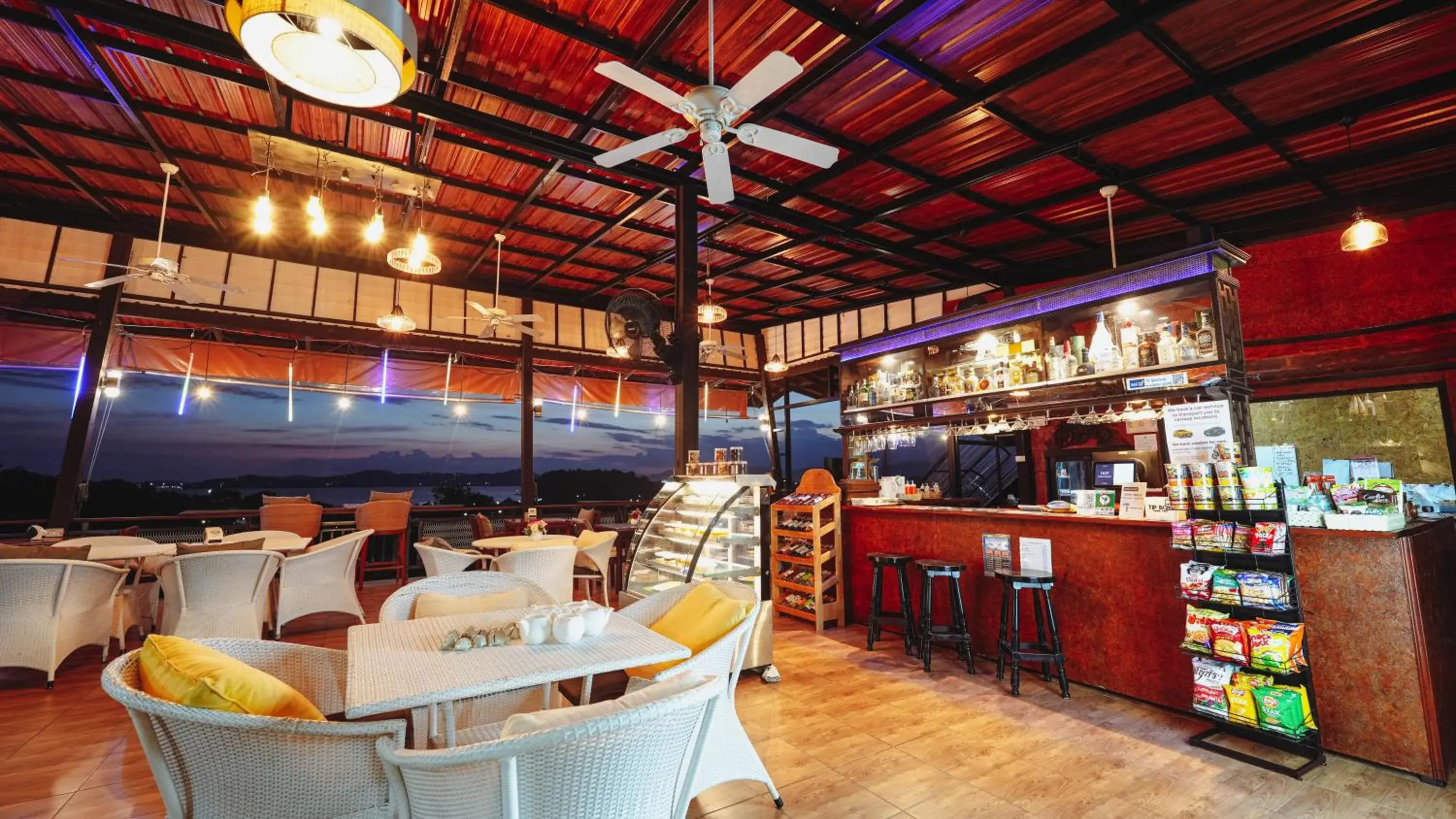 Restaurant/places to eat in So View Phuket Resort Restaurant/places to eat in So View Phuket Resort