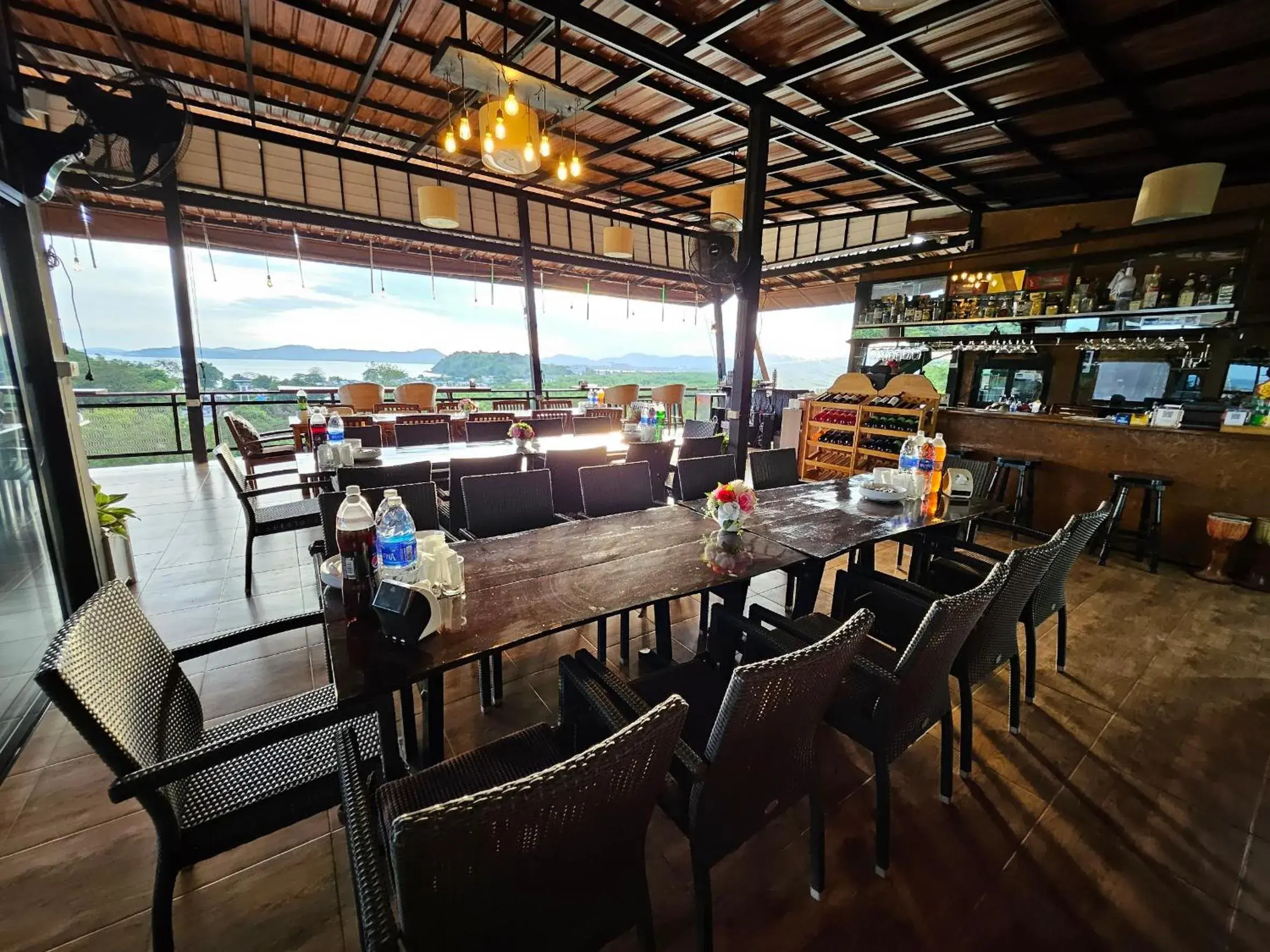 Restaurant/places to eat in So View Phuket Resort Restaurant/places to eat in So View Phuket Resort