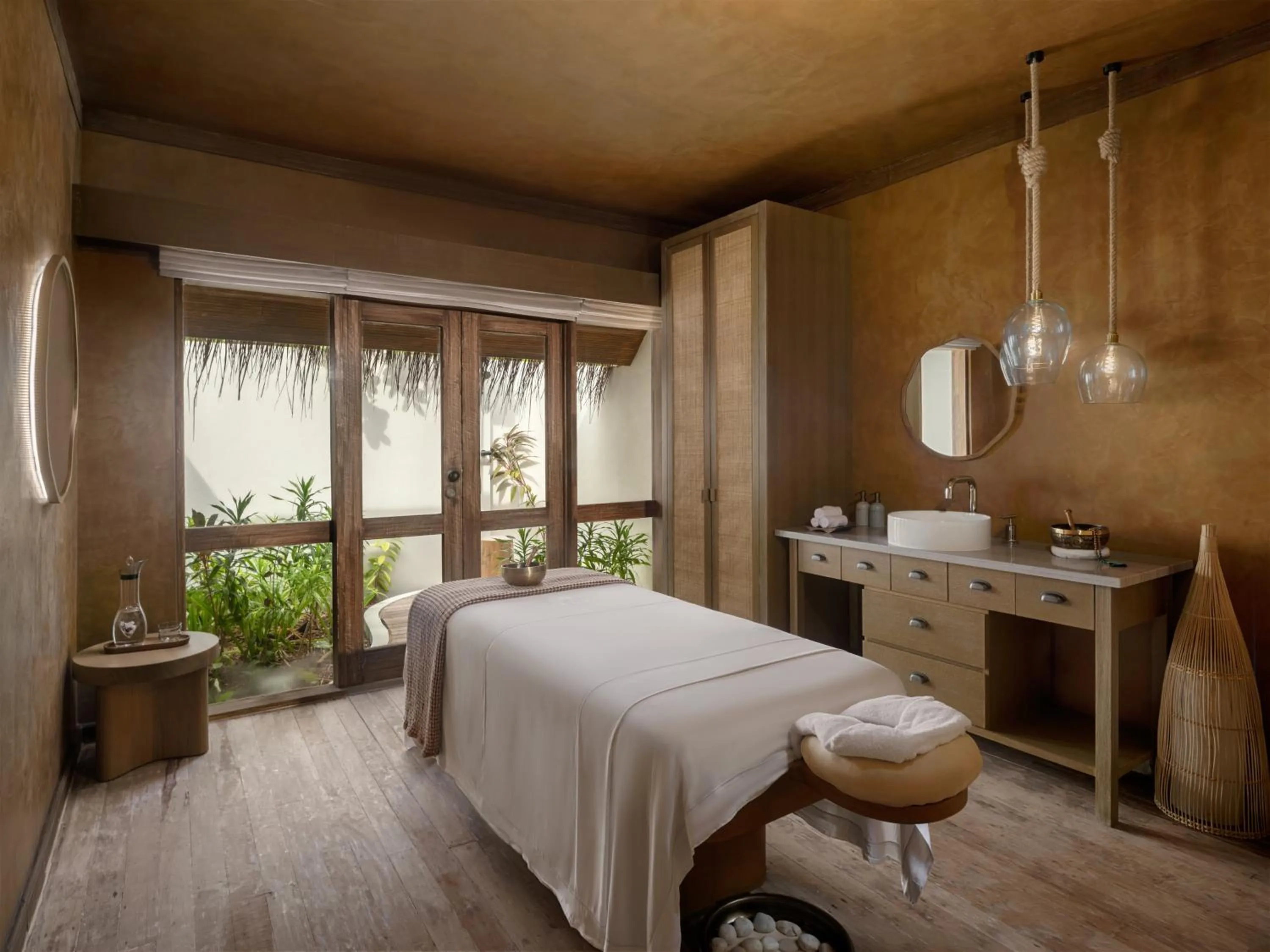 Spa and wellness centre/facilities, Bed in Six Senses Kanuhura
