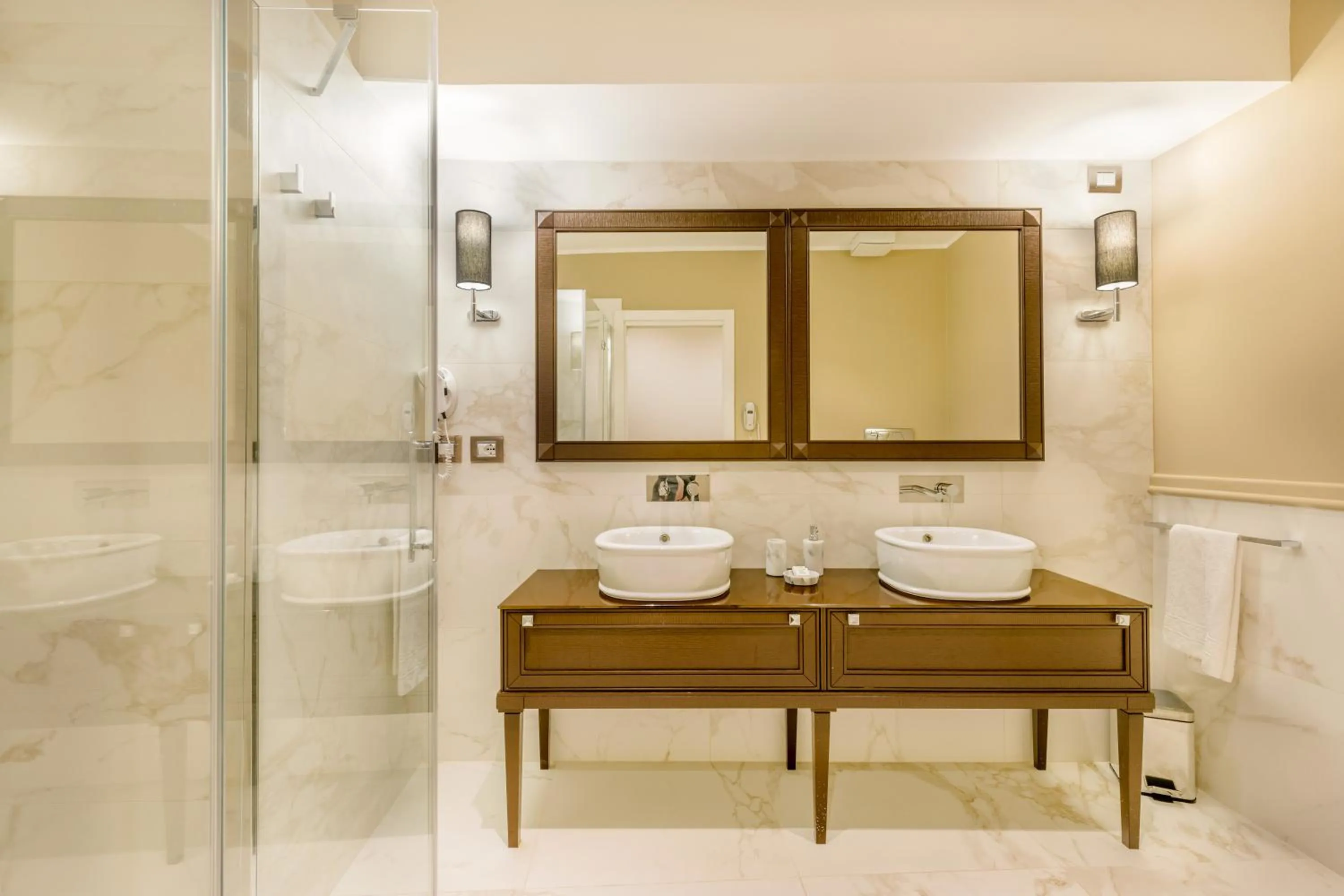 Bathroom in Hotel Cala Lunga