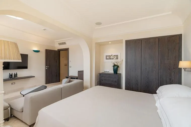 Bed in Hotel Cala Lunga