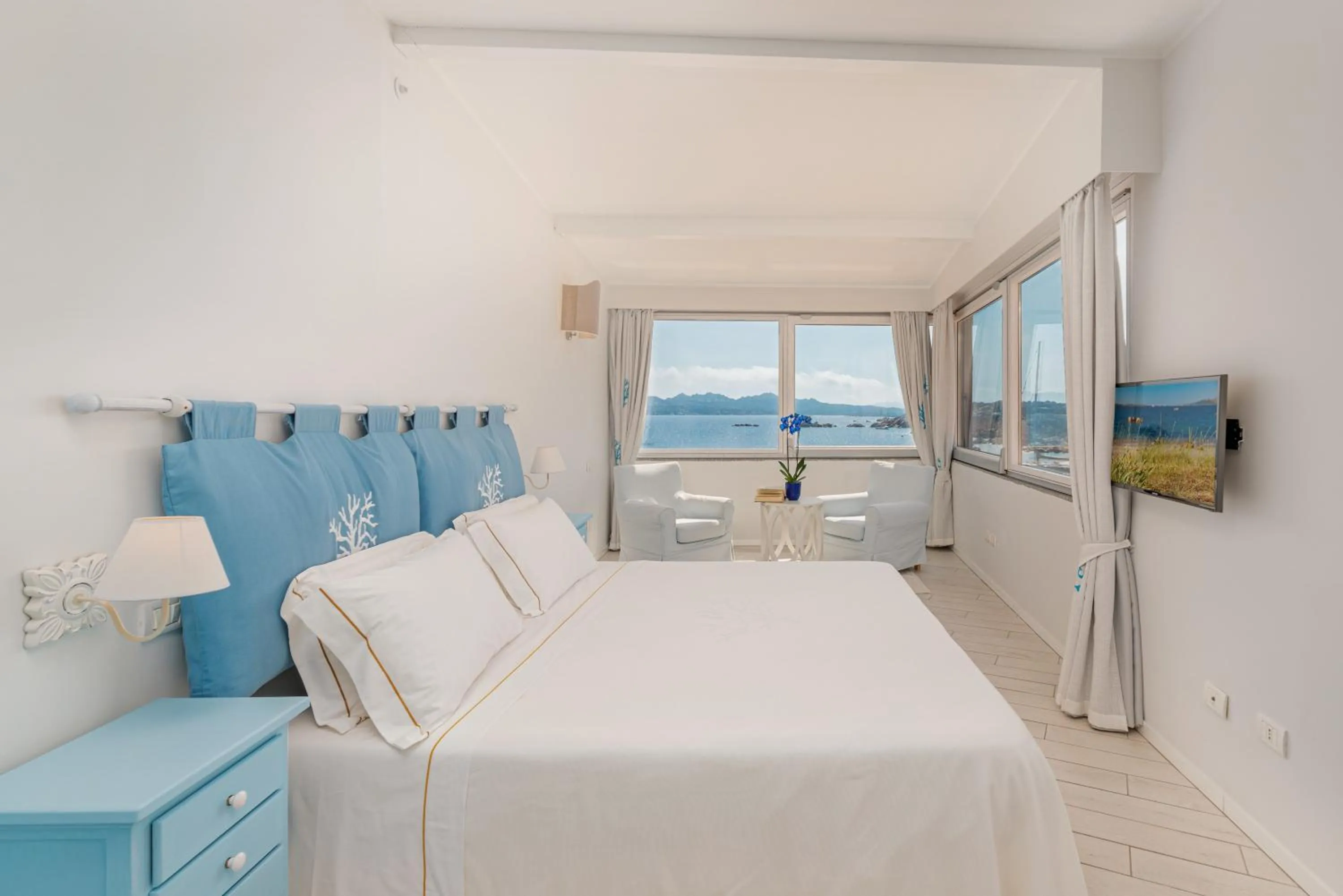 Bed in Hotel Cala Lunga