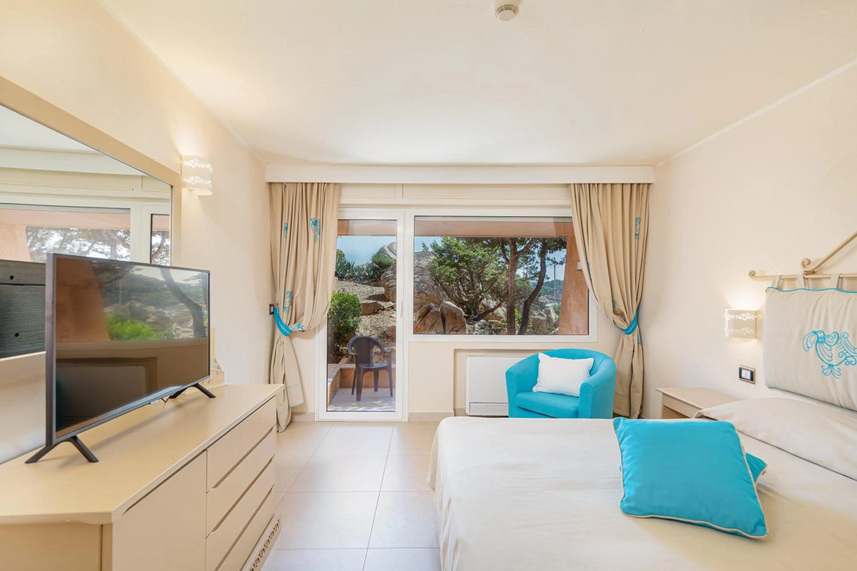 Bed in Hotel Cala Lunga