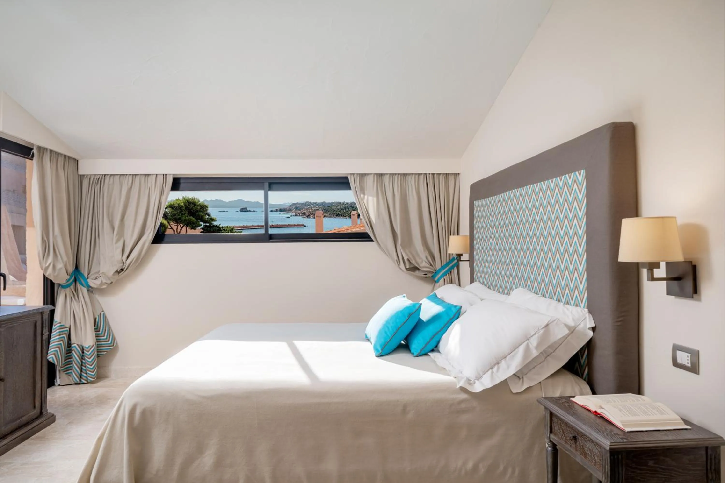 Bed in Hotel Cala Lunga