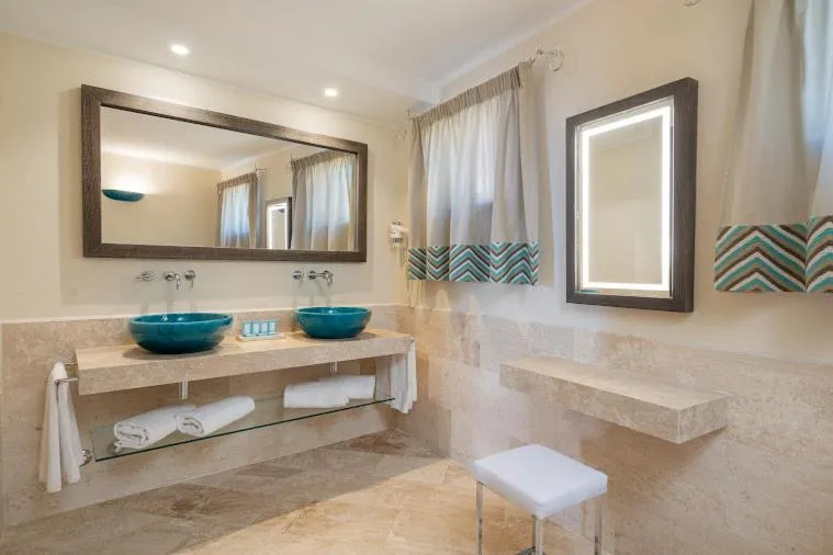 Bathroom in Hotel Cala Lunga