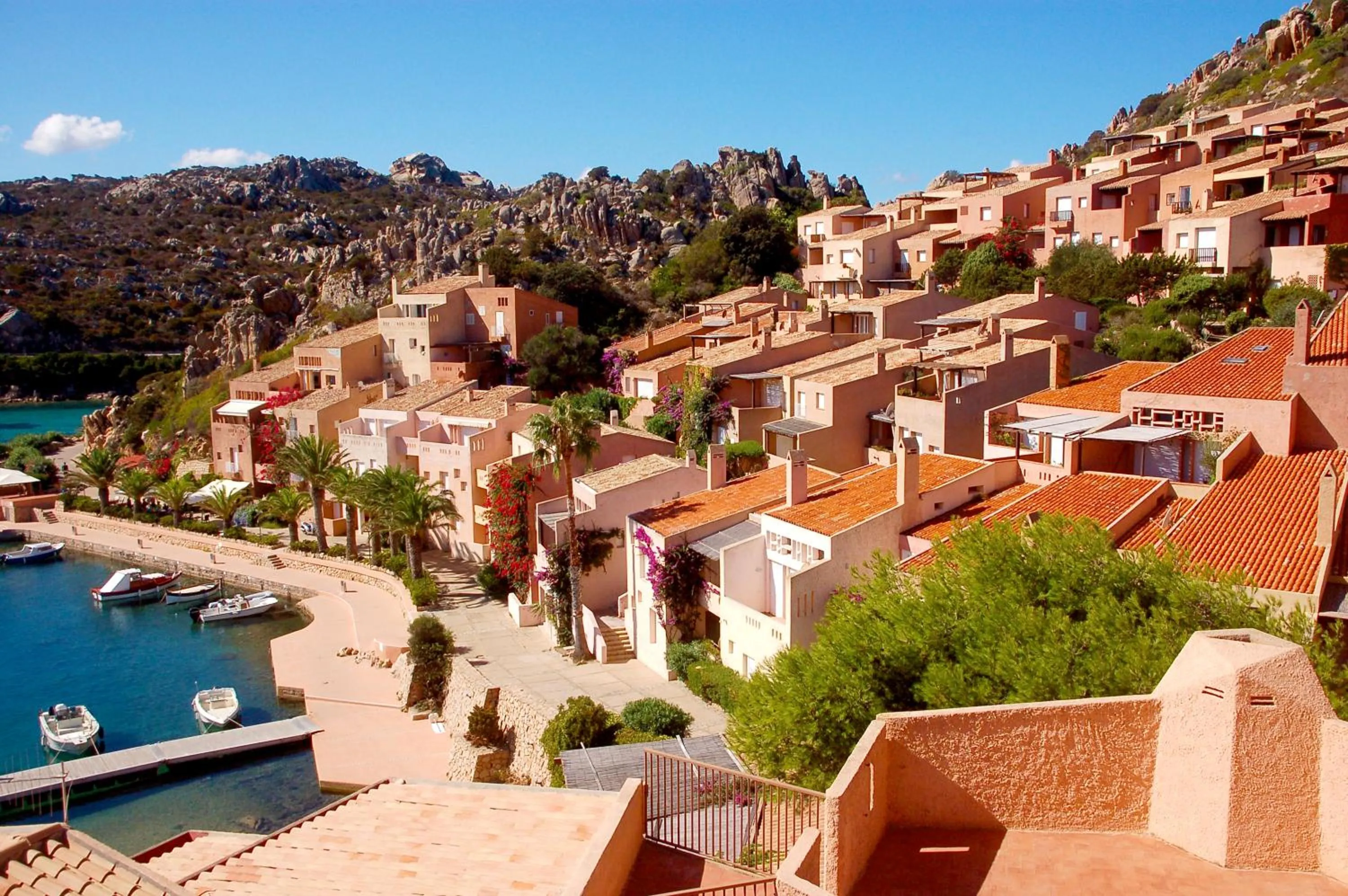 Neighbourhood in Hotel Cala Lunga