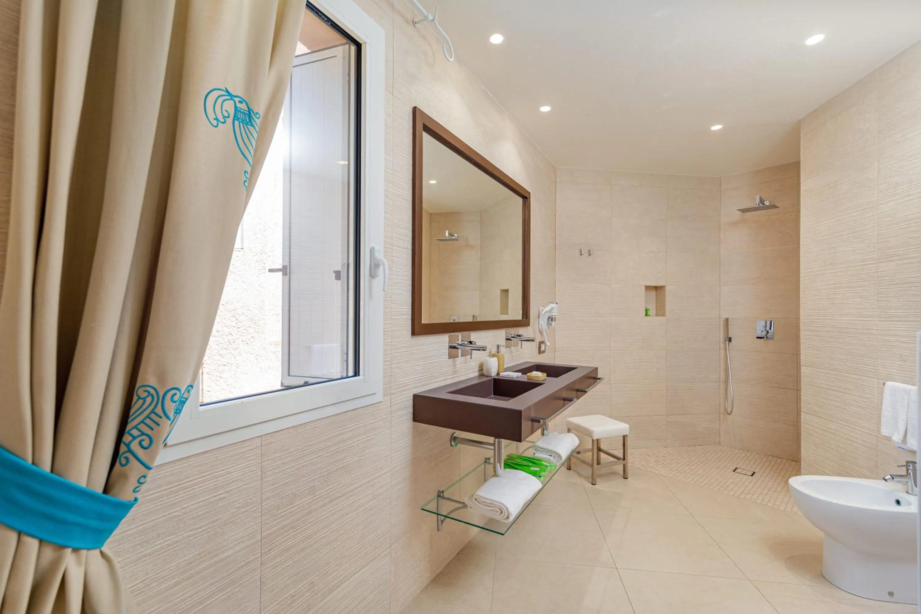 Bathroom in Hotel Cala Lunga