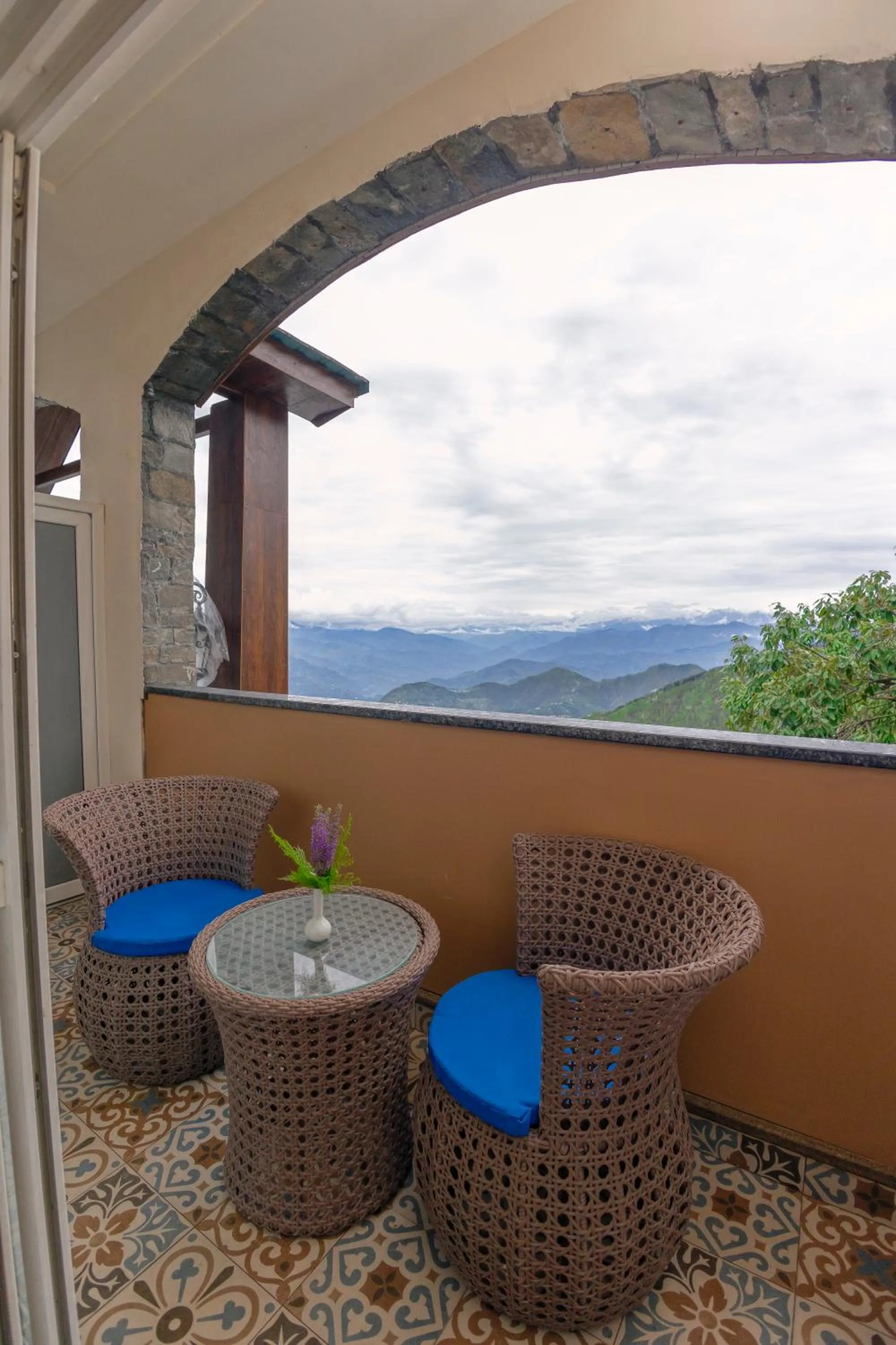 Seating area in Presidium Sarovar Premiere Dalhousie