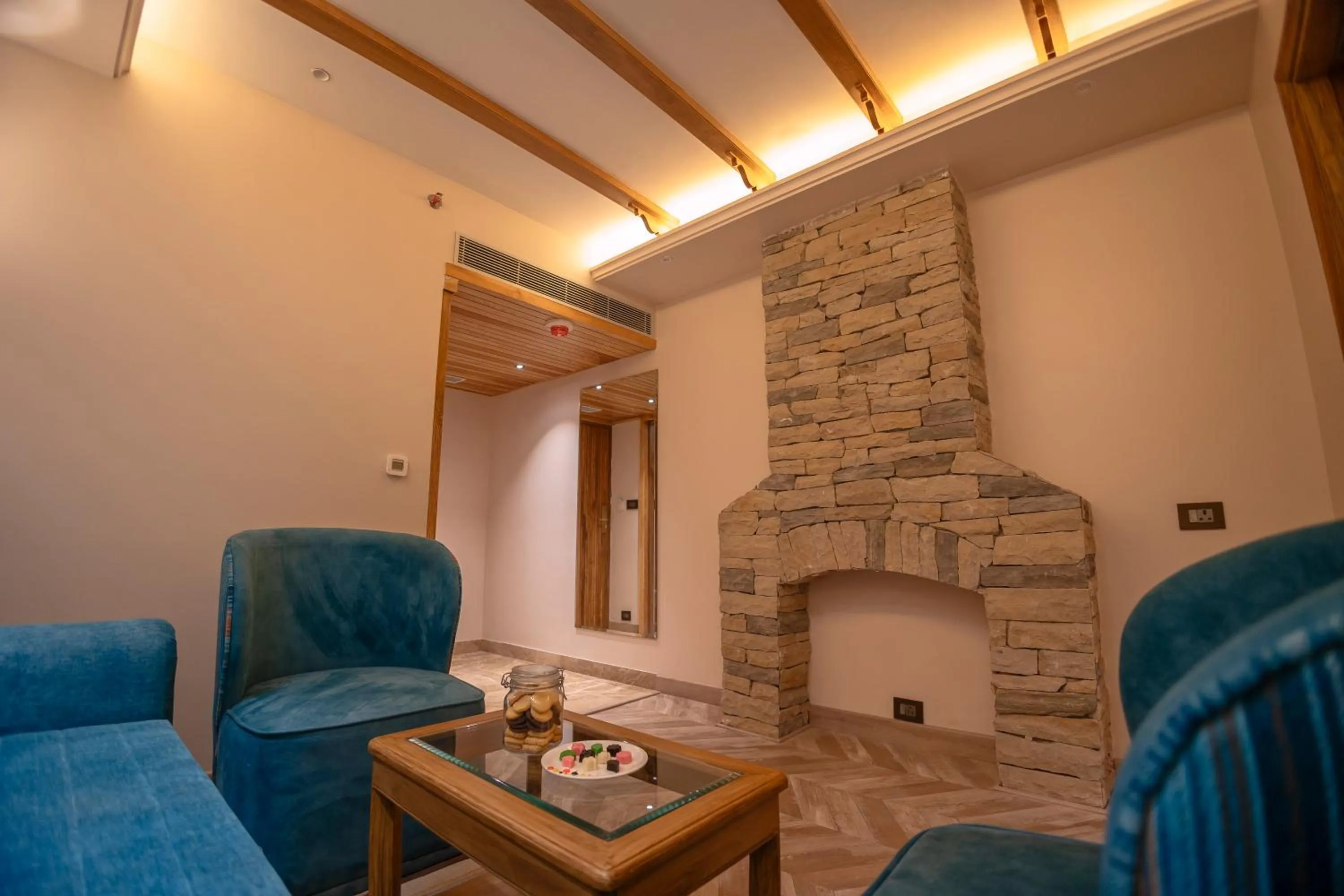 Seating area in Presidium Sarovar Premiere Dalhousie