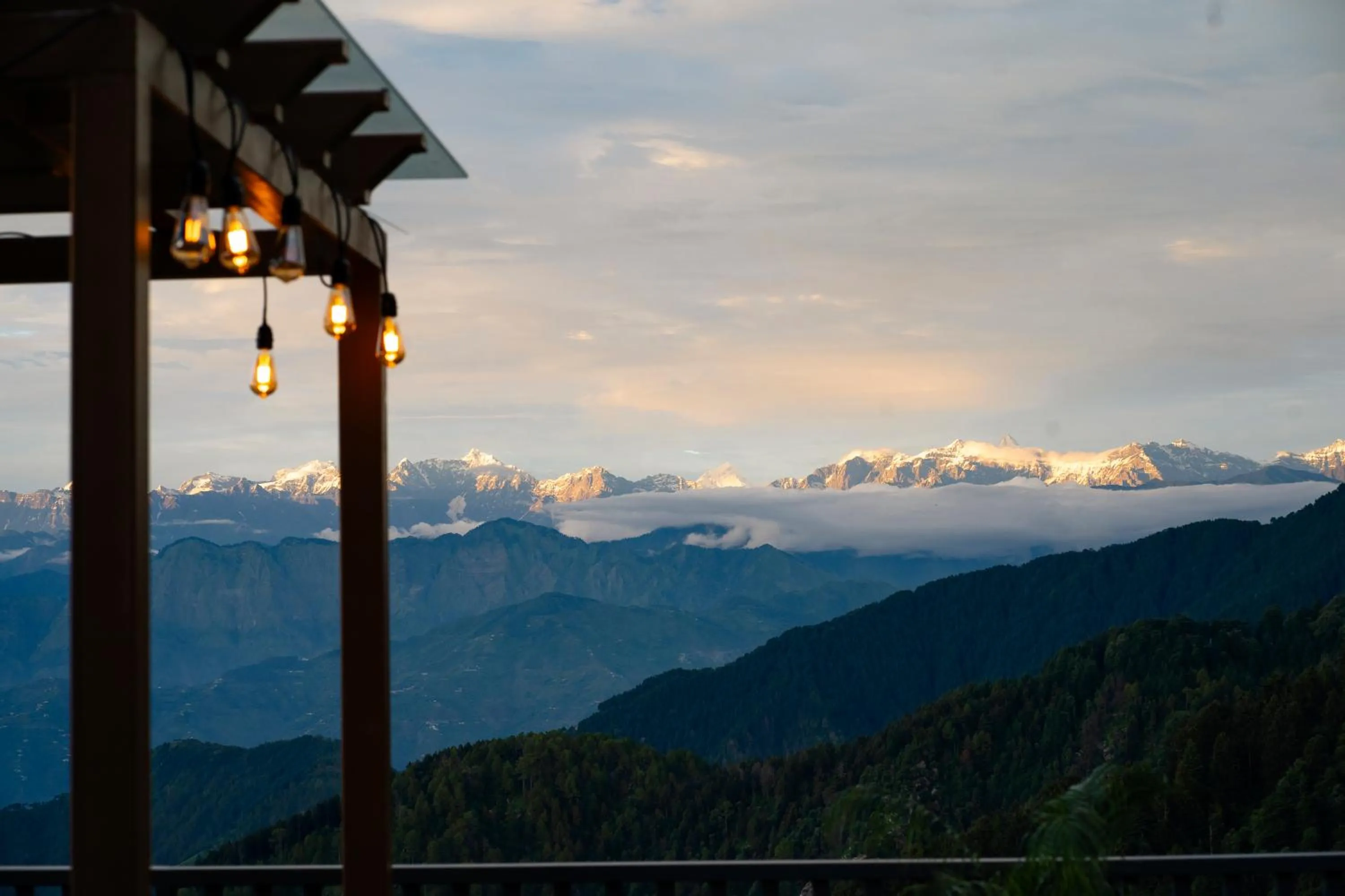 Mountain view in Presidium Sarovar Premiere Dalhousie