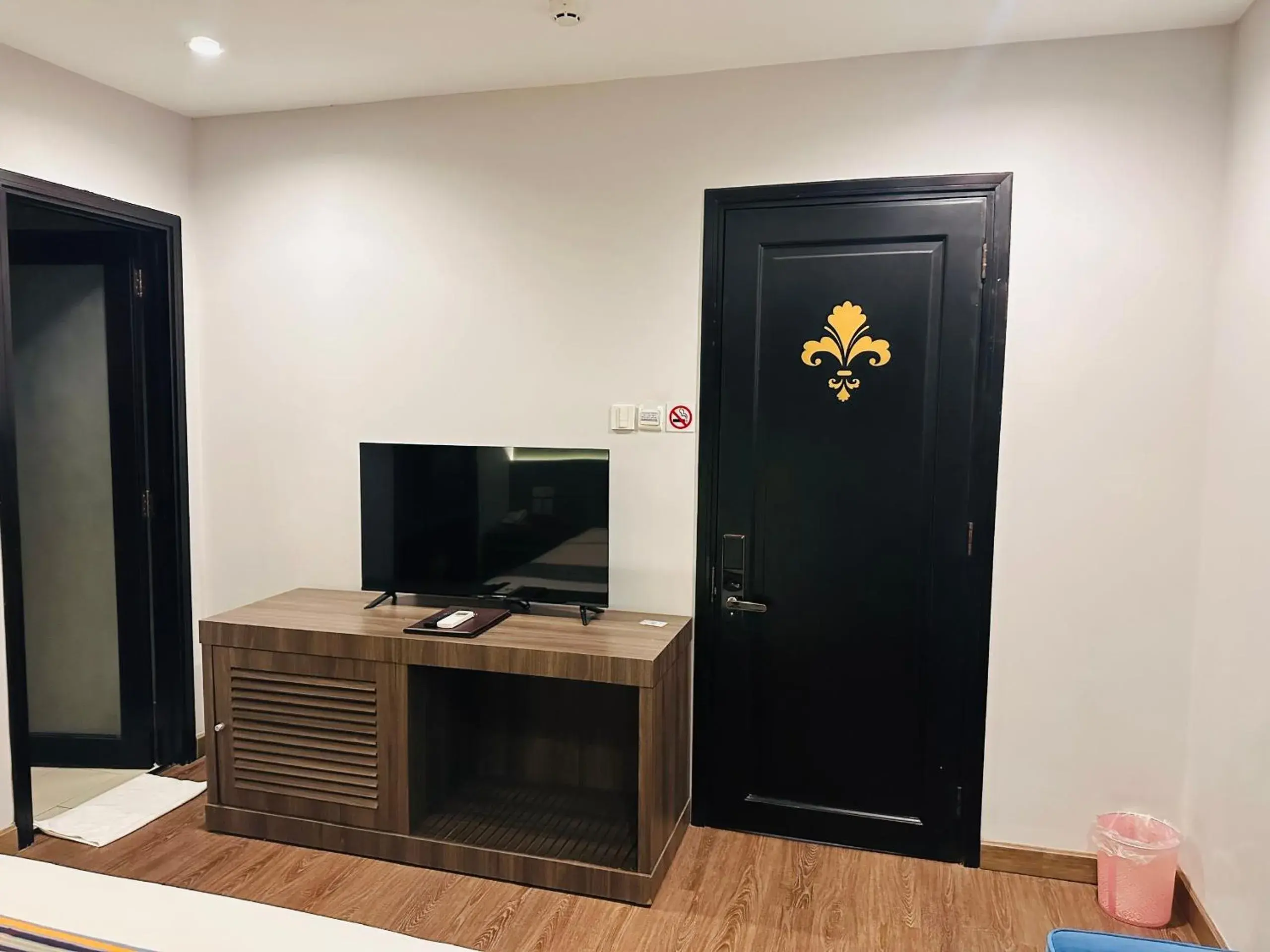 Iris Hotel Iris Hotel