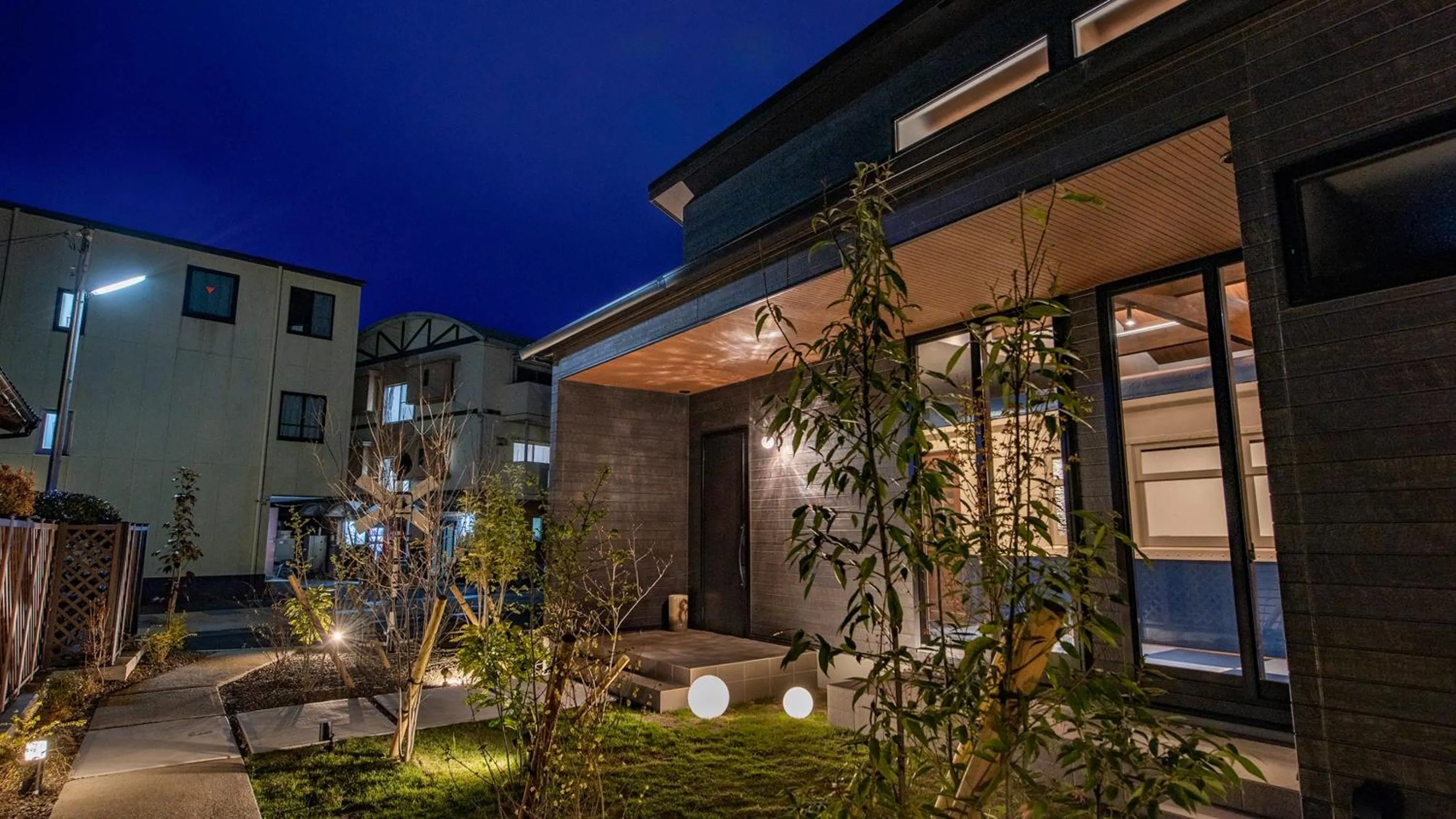 Property building in Shokudo and Hotel Kisyapoppo