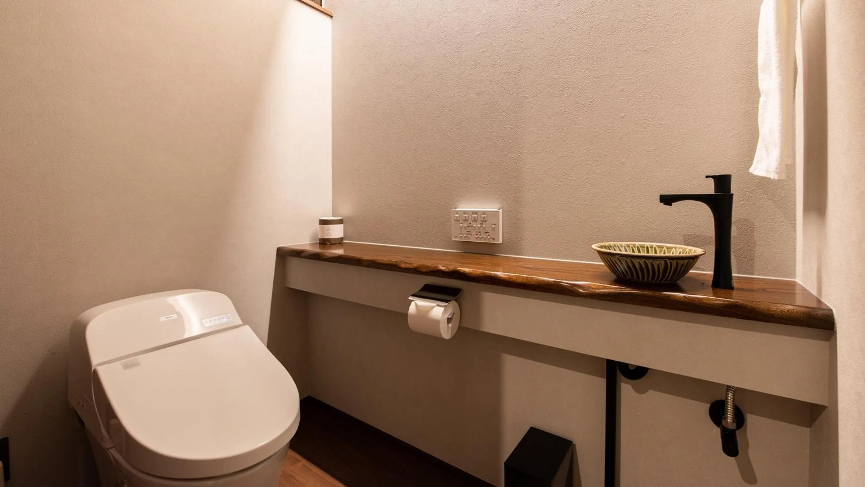 Toilet in Shokudo and Hotel Kisyapoppo